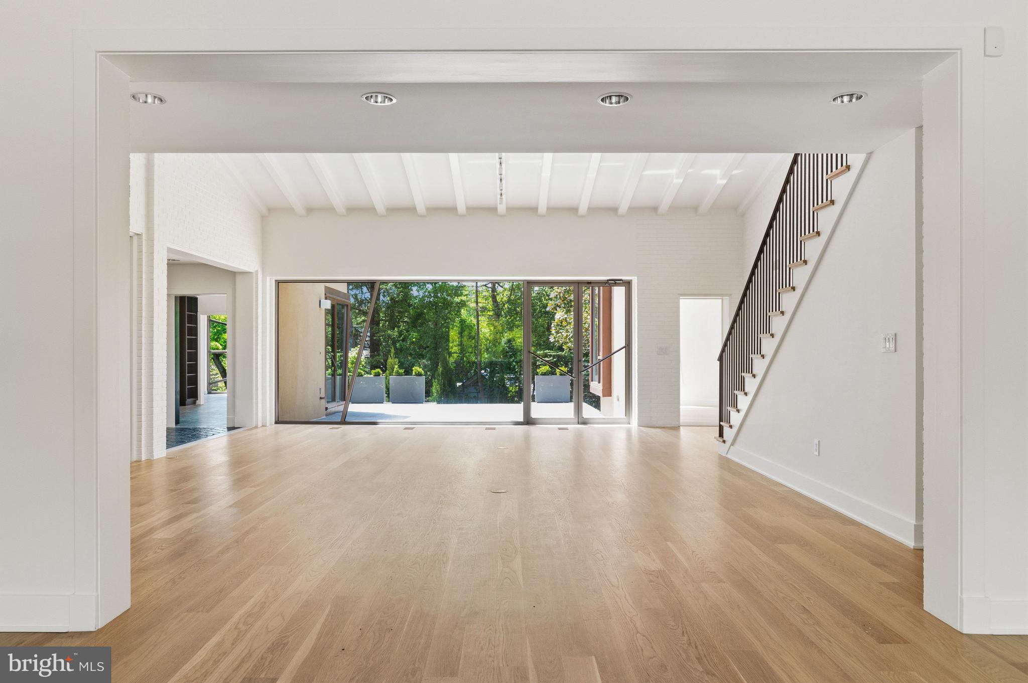FOREST HILLS - Residential