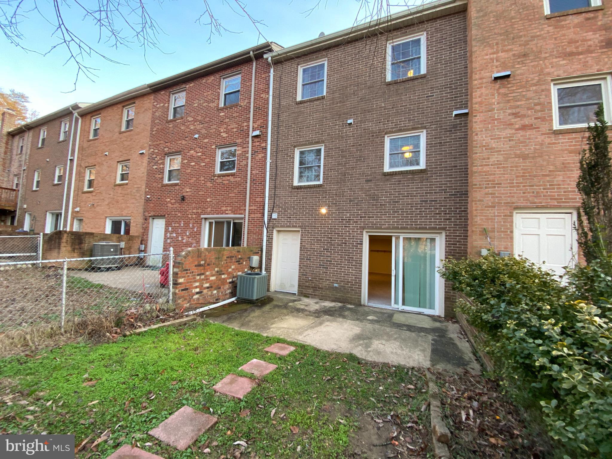 SPRING VALLEY - Residential Lease