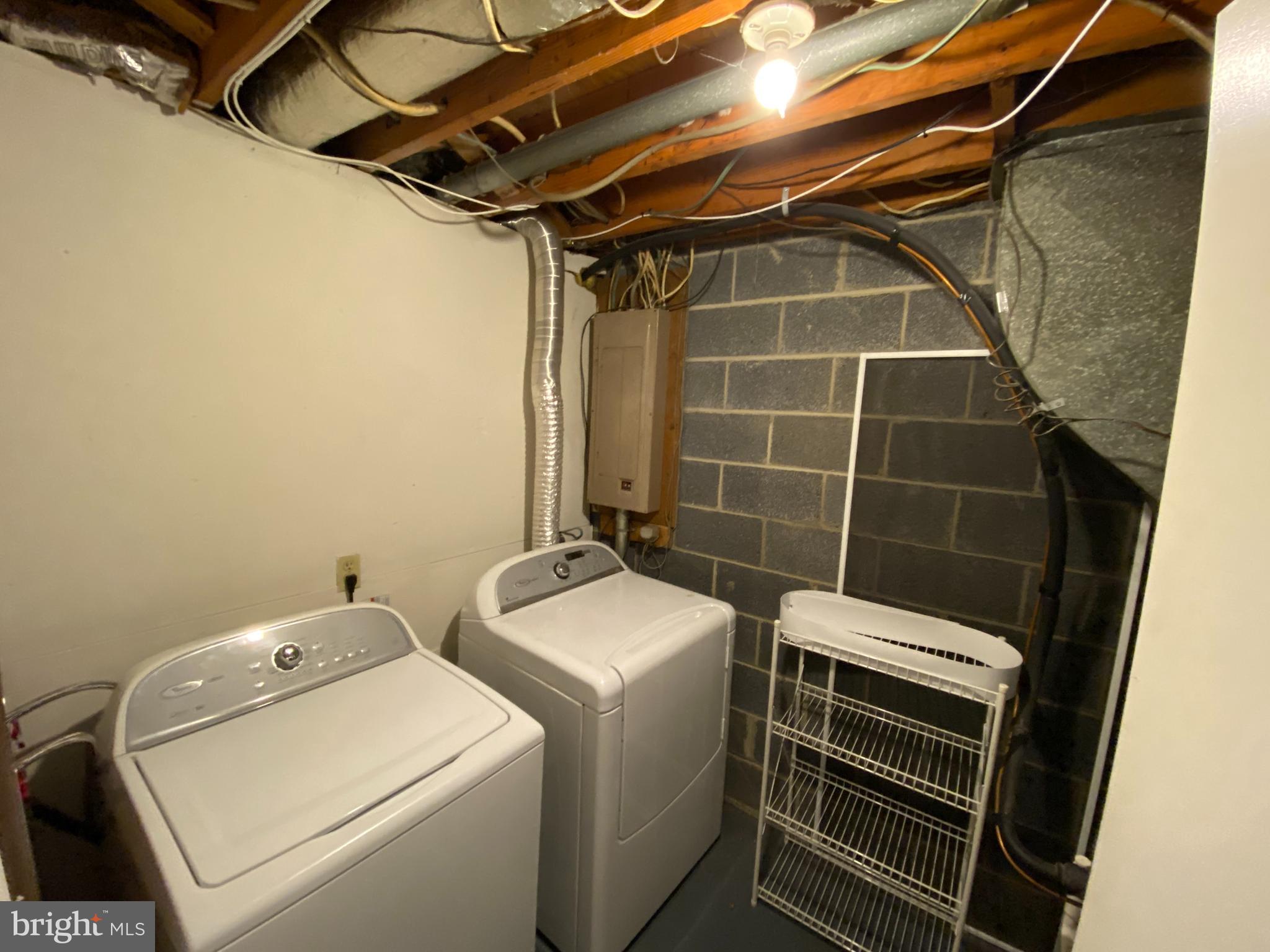 SPRING VALLEY - Residential Lease