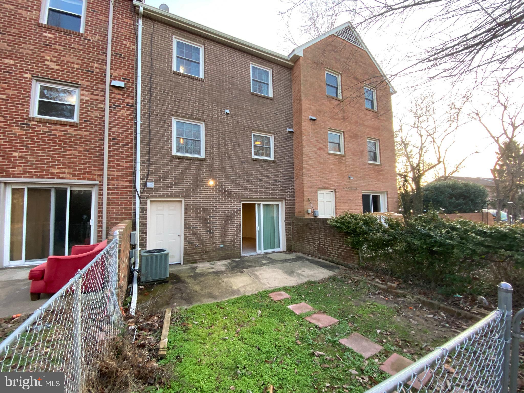 SPRING VALLEY - Residential Lease
