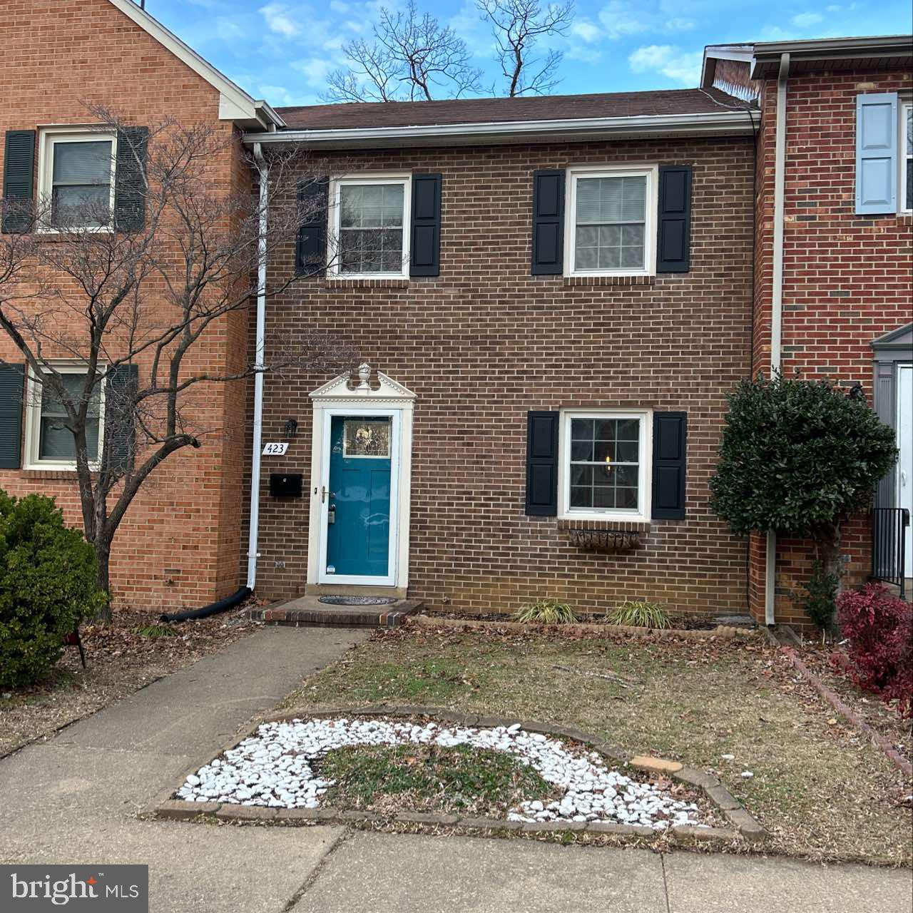 SPRING VALLEY - Residential Lease