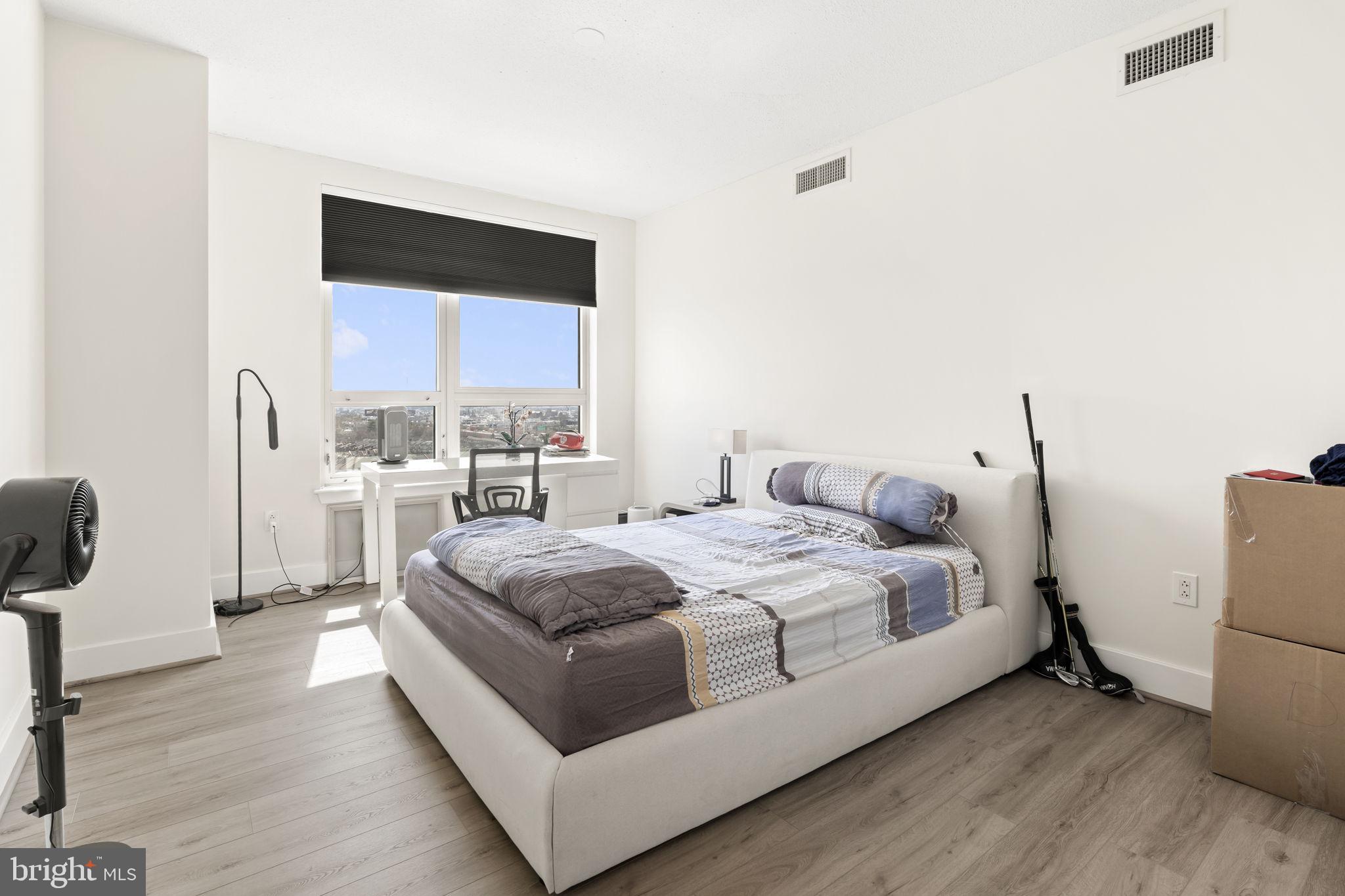 DOCKSIDE CONDOMINIUM - Residential