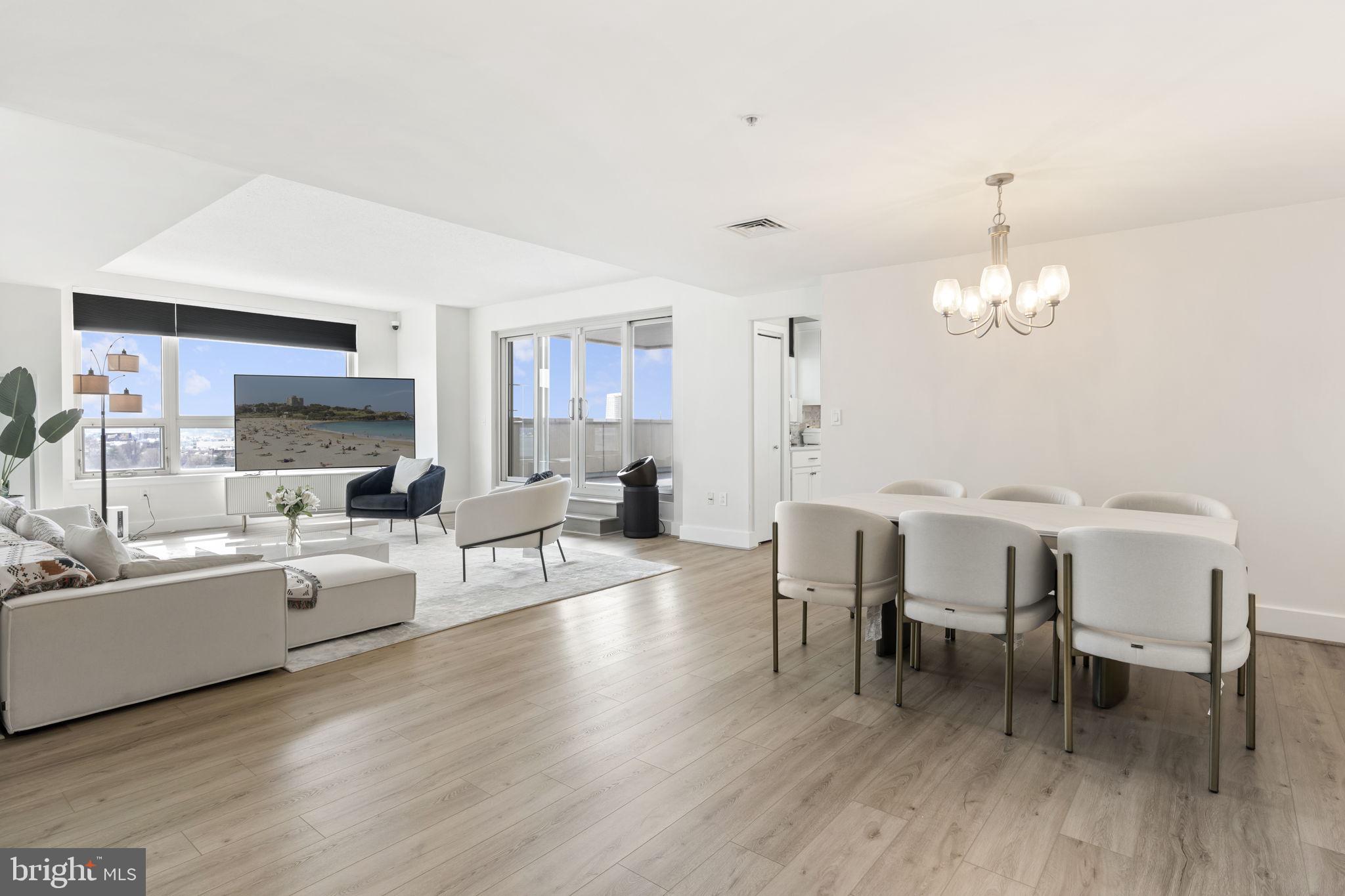 DOCKSIDE CONDOMINIUM - Residential