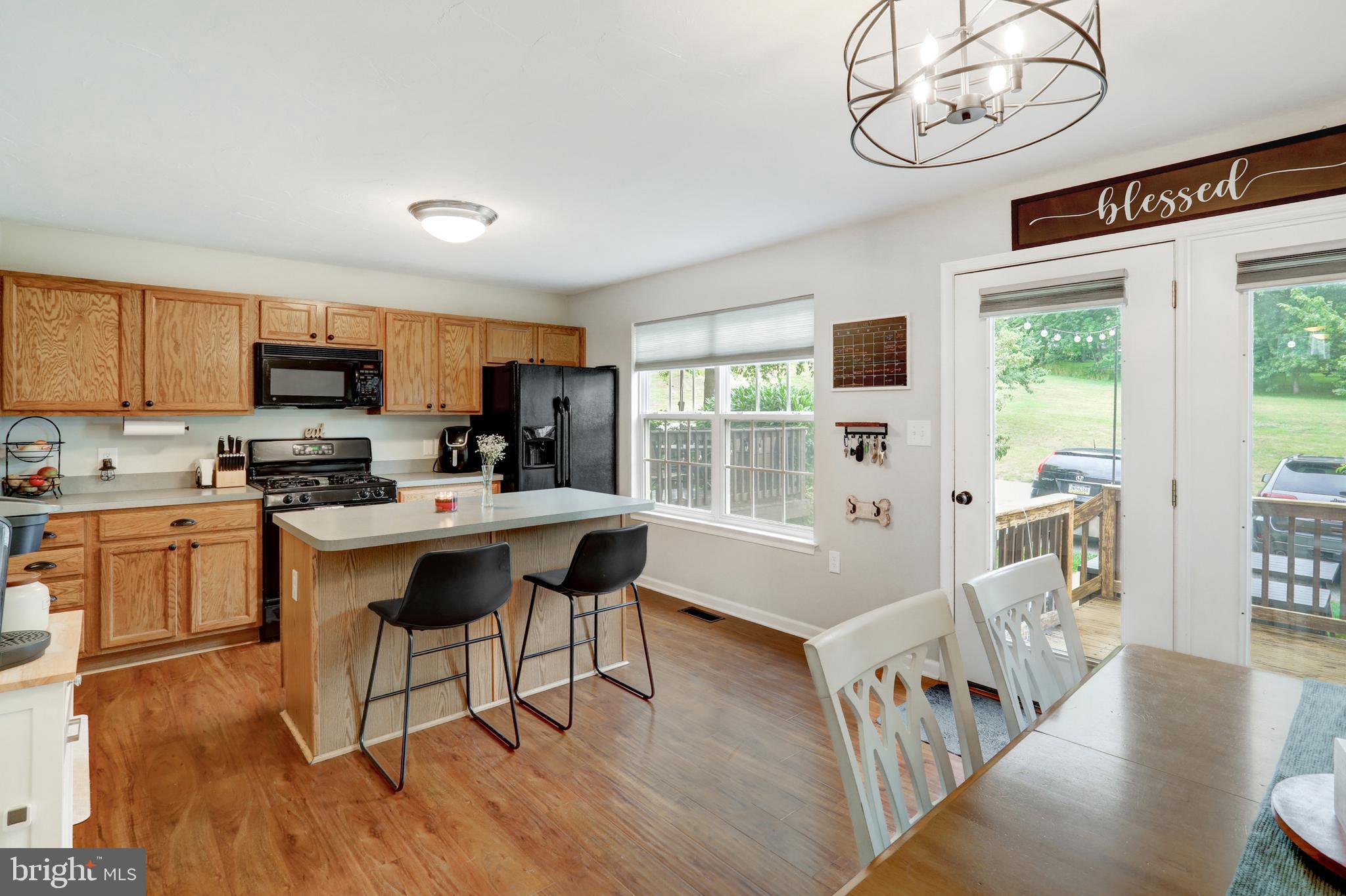 MANOR OAKS - Residential