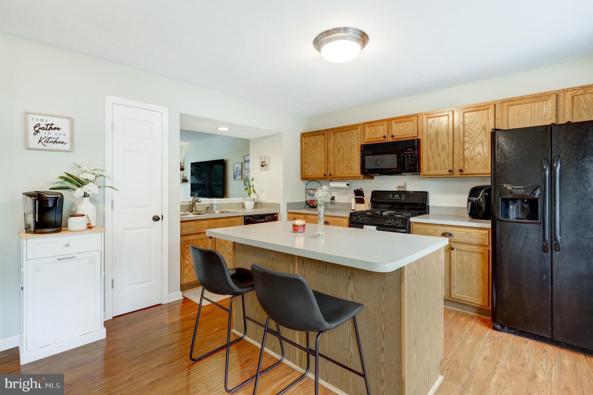 MANOR OAKS - Residential