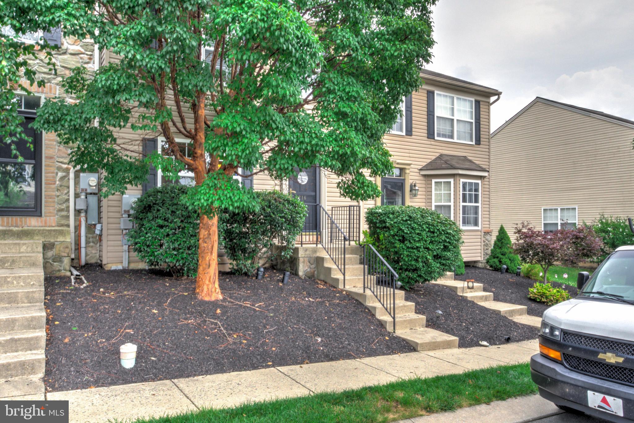 MANOR OAKS - Residential