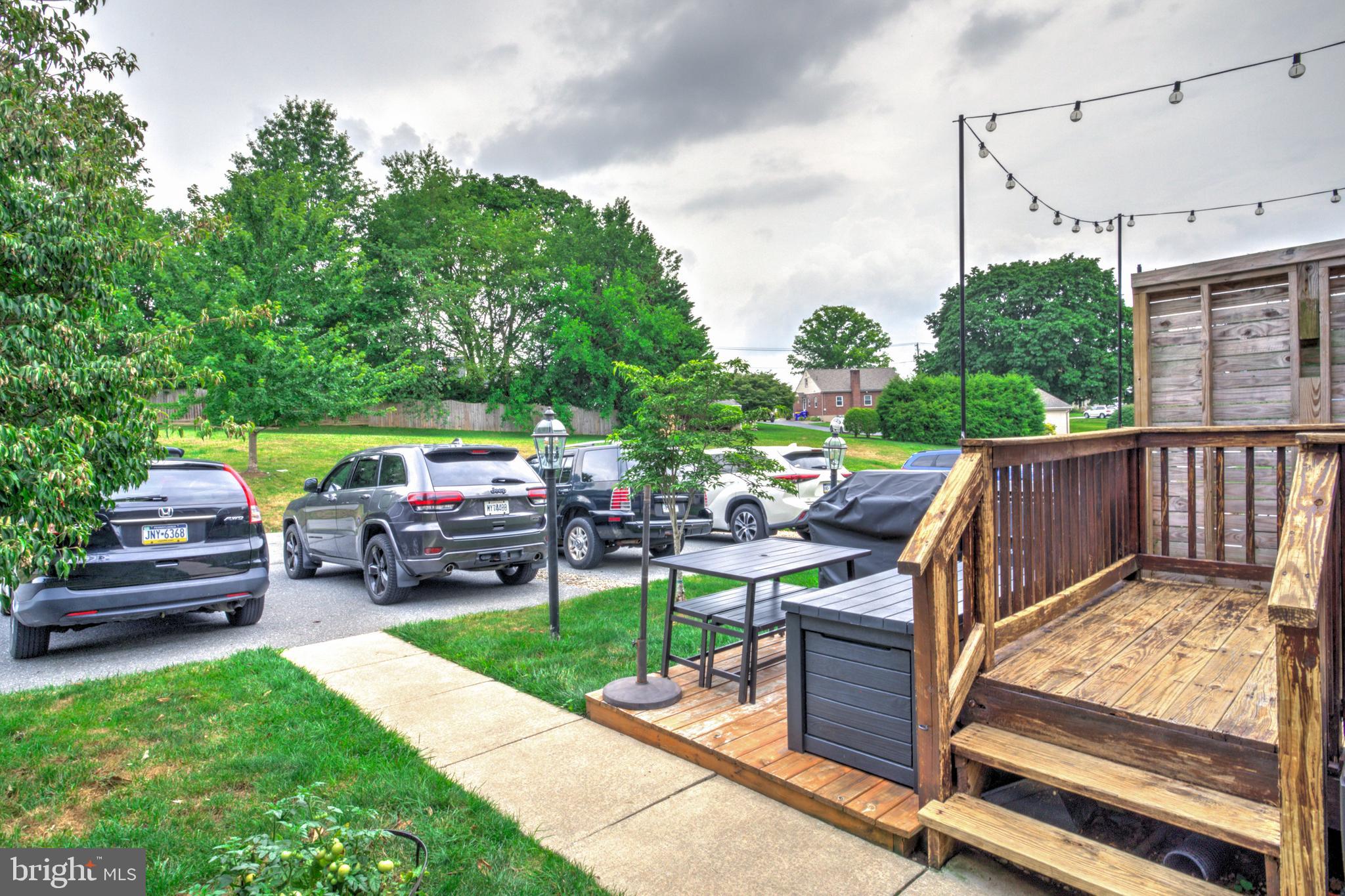 MANOR OAKS - Residential