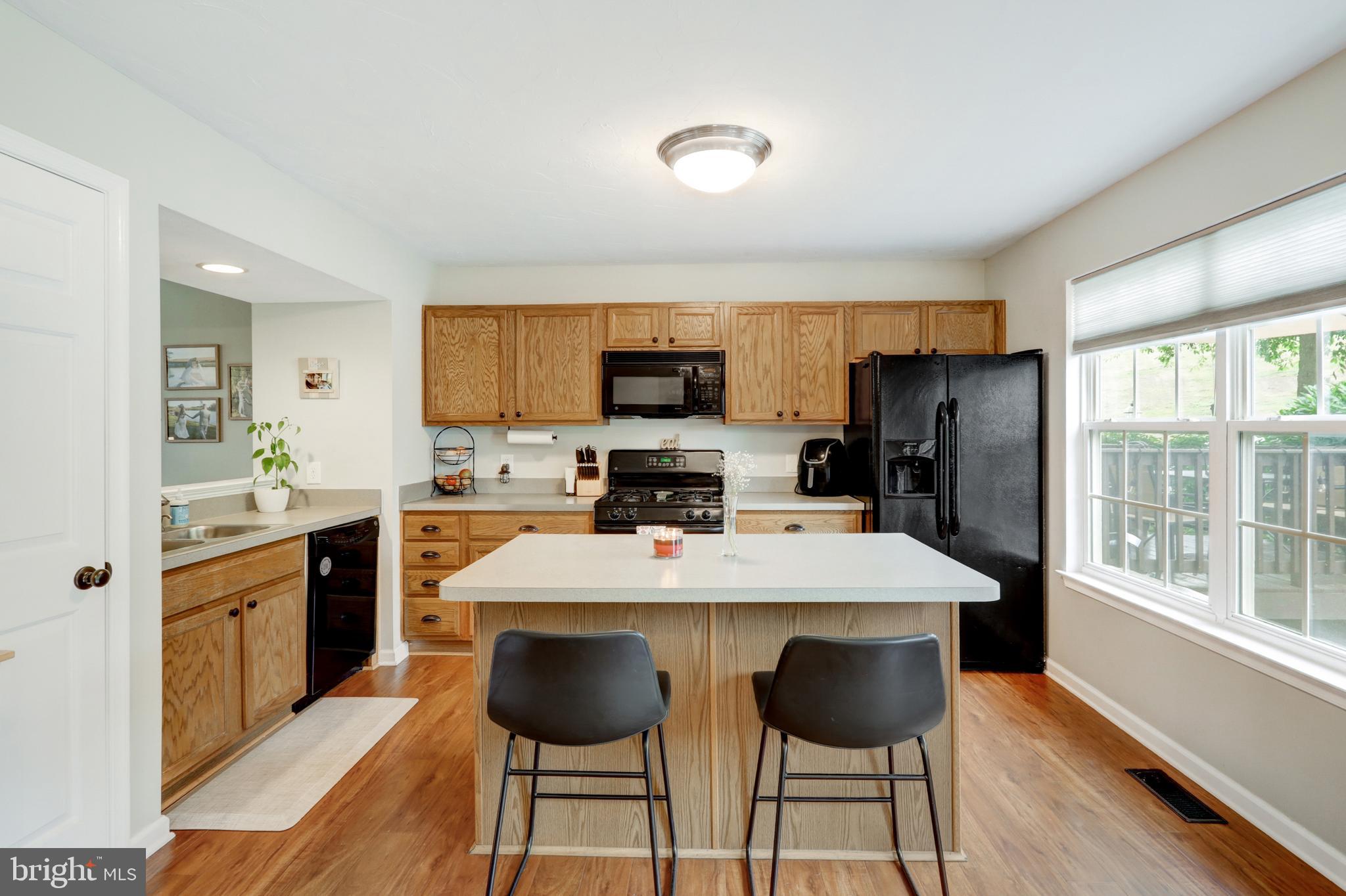 MANOR OAKS - Residential