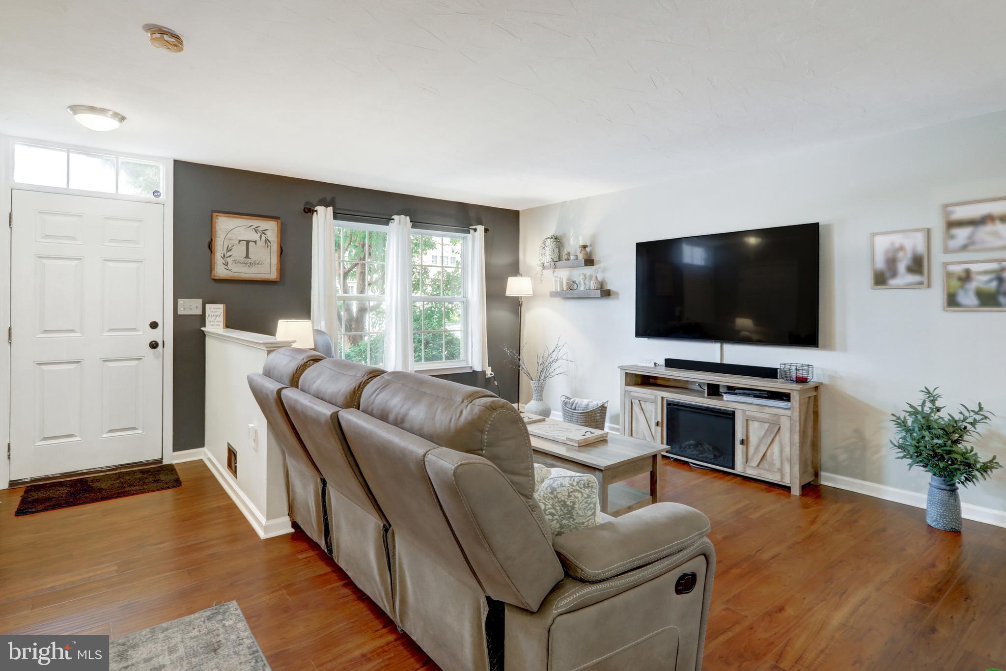 MANOR OAKS - Residential