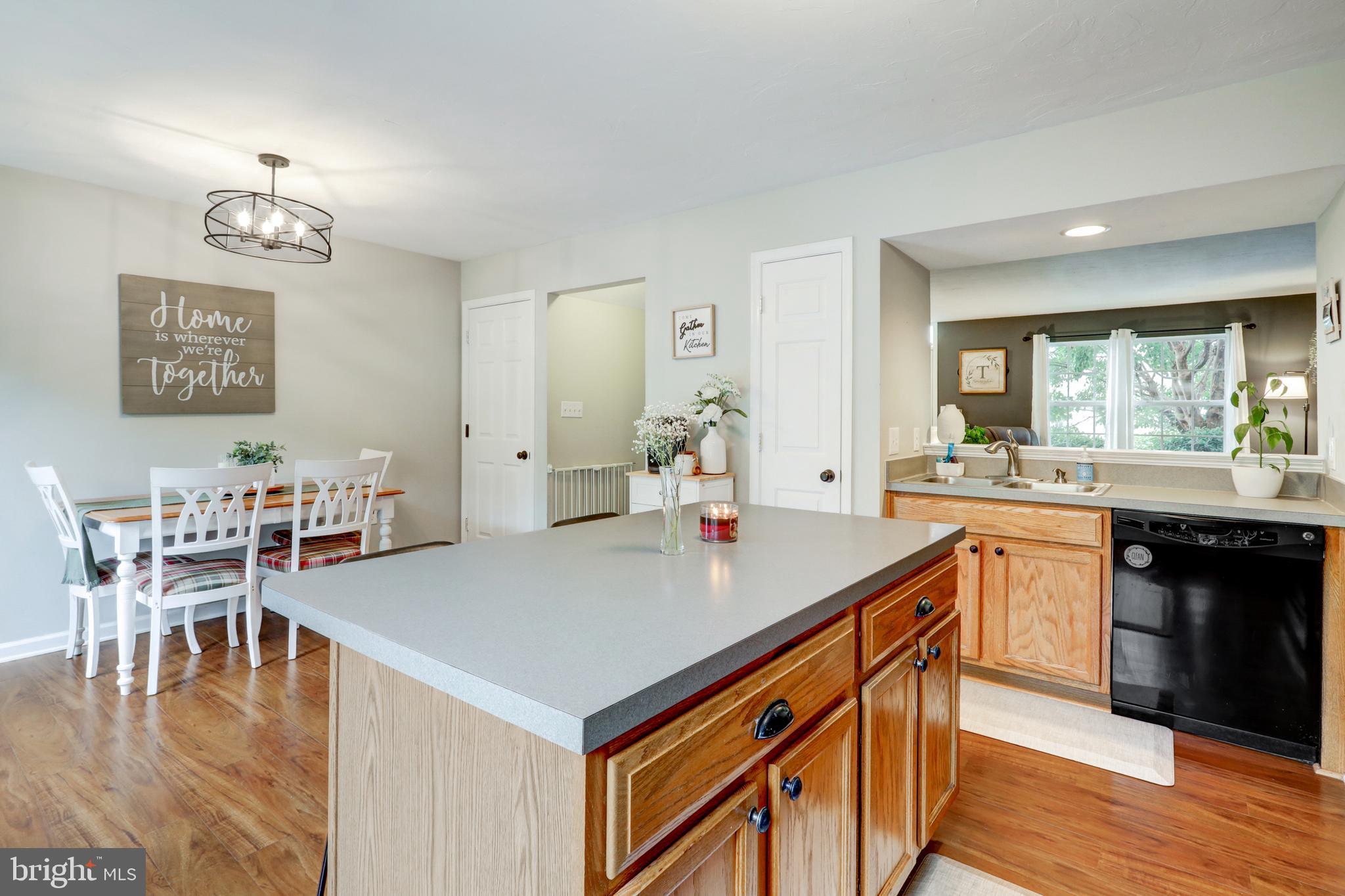 MANOR OAKS - Residential
