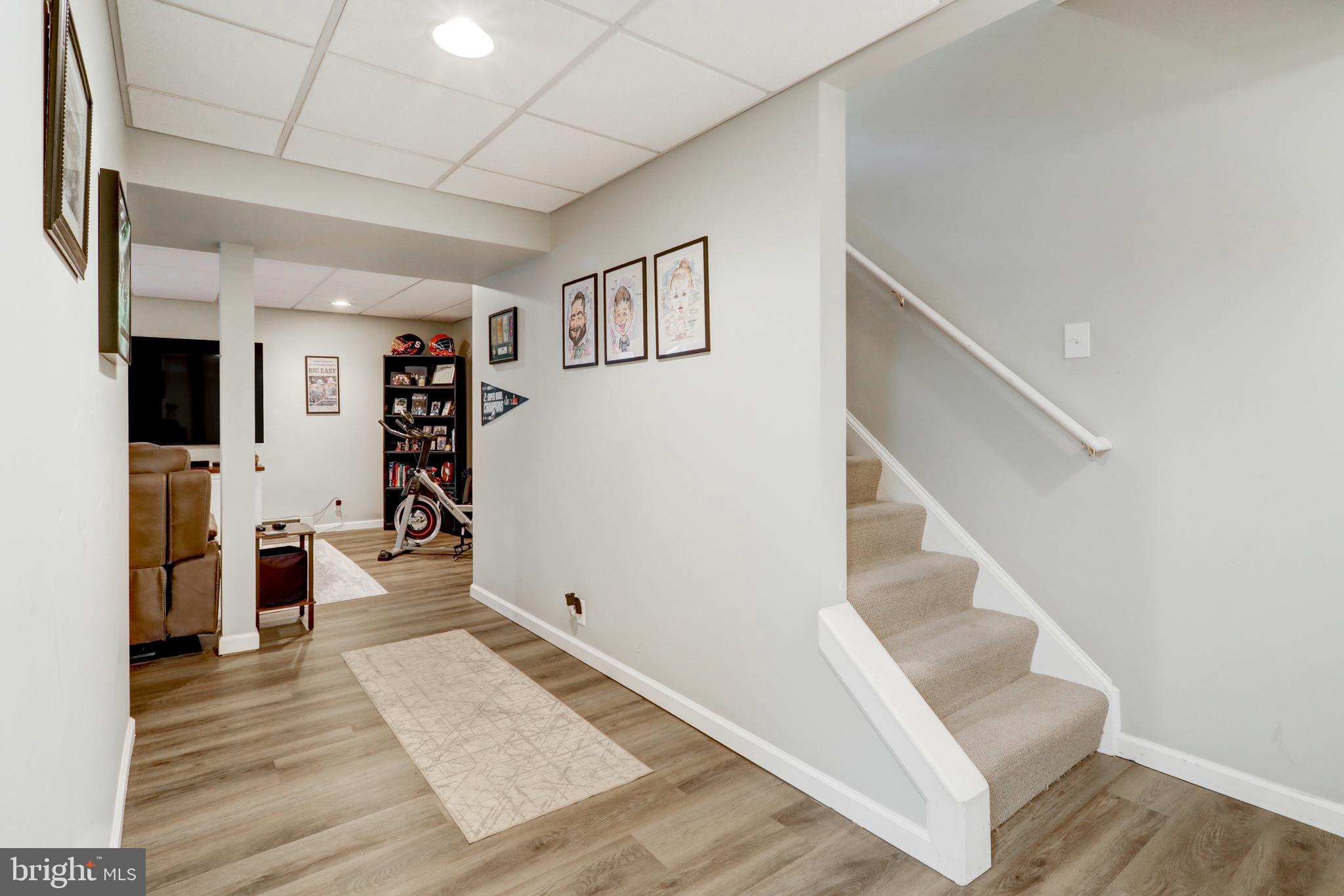 MANOR OAKS - Residential