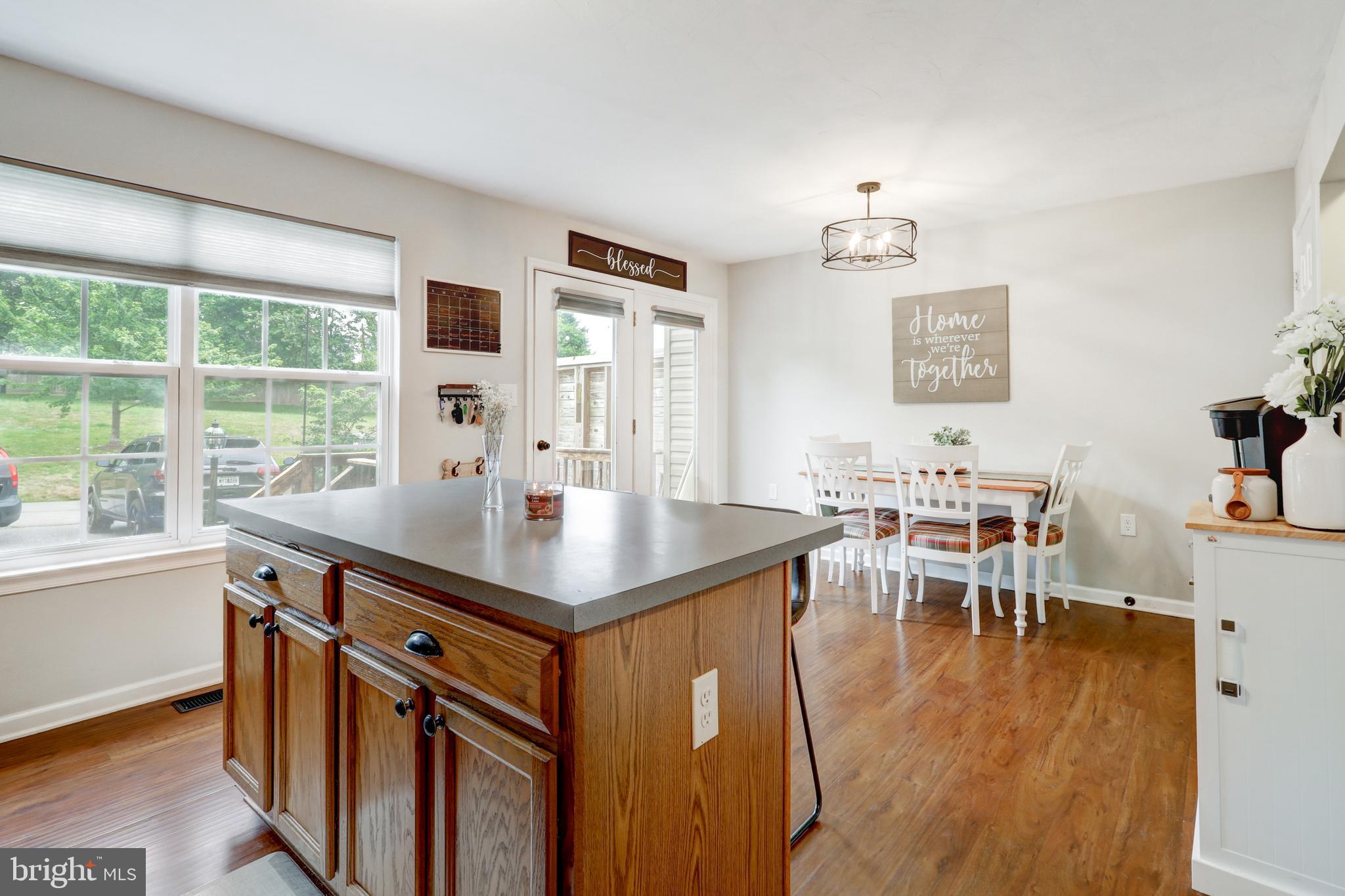 MANOR OAKS - Residential