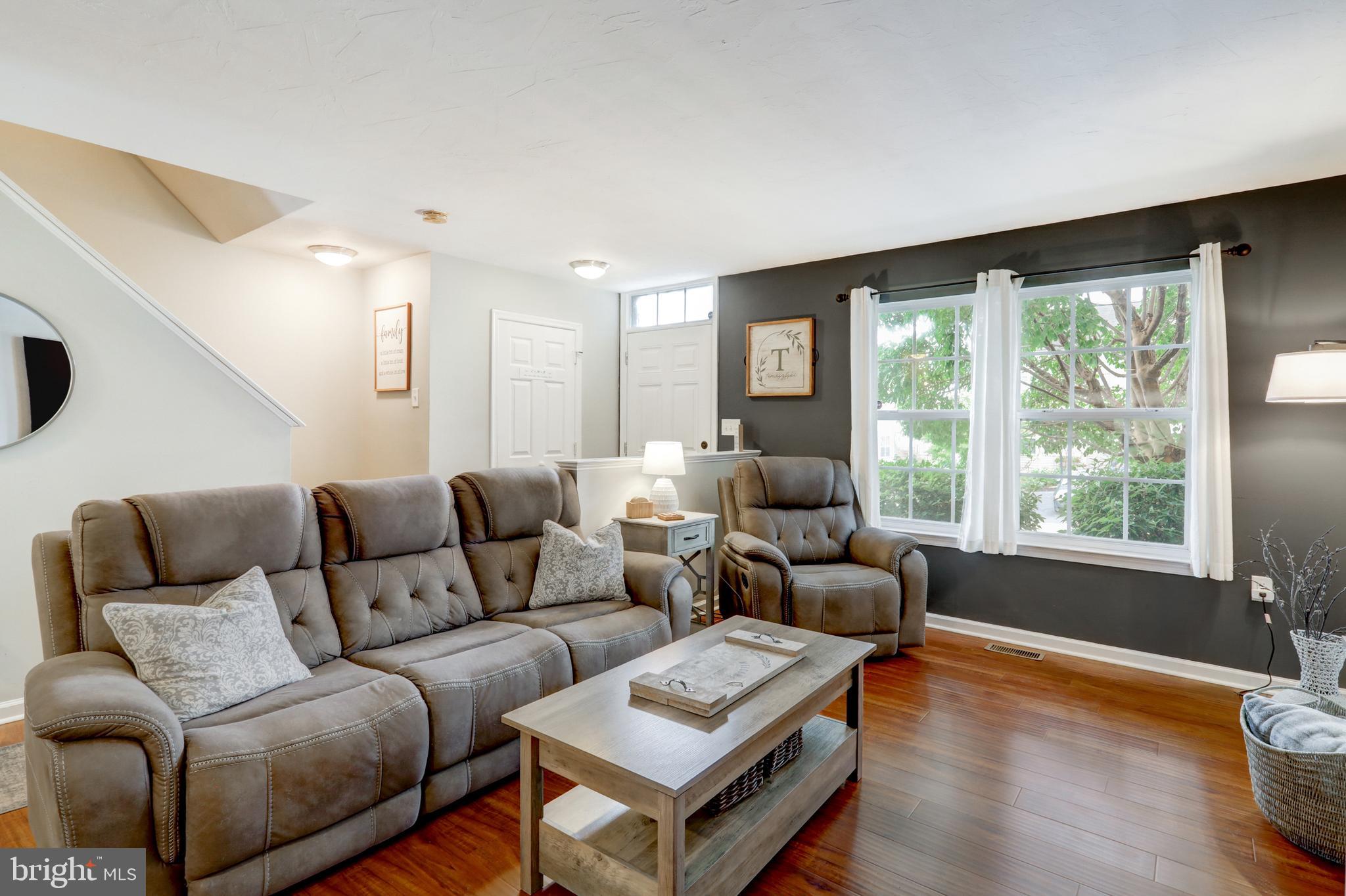 MANOR OAKS - Residential