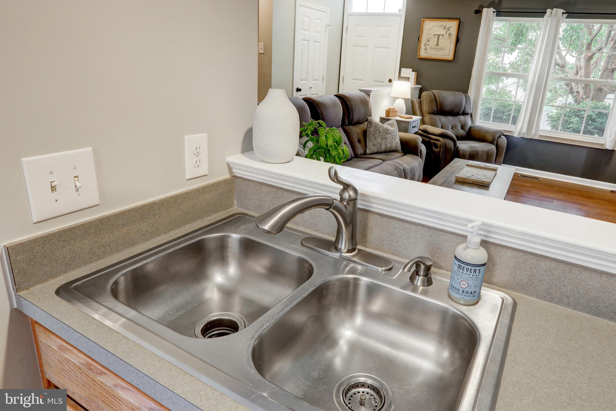 MANOR OAKS - Residential