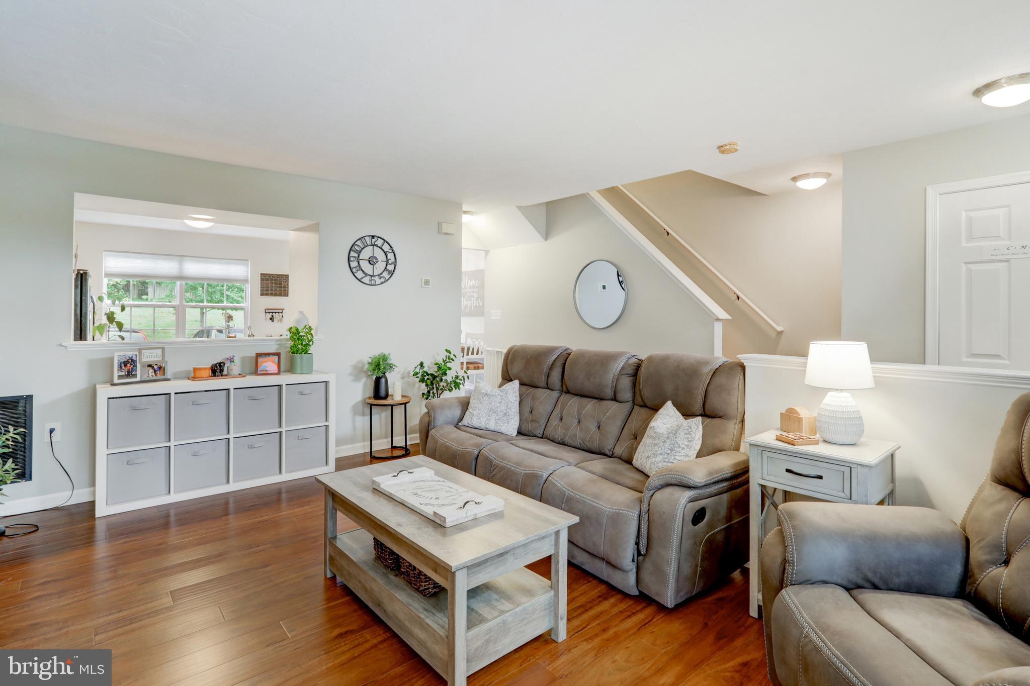 MANOR OAKS - Residential