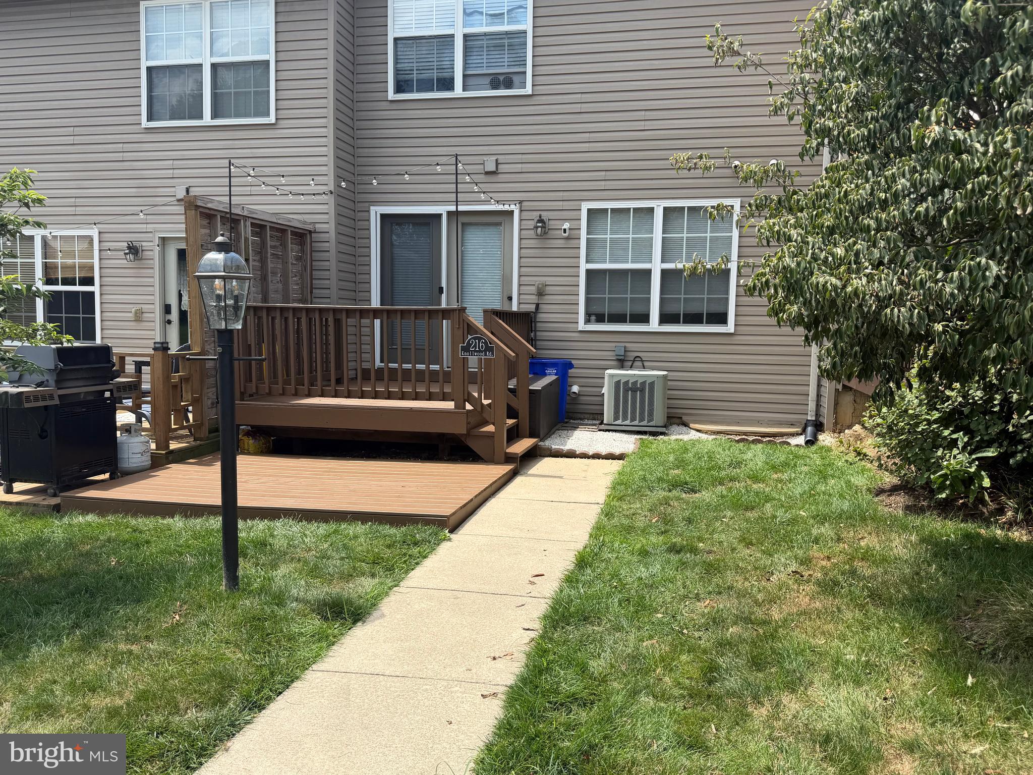 MANOR OAKS - Residential