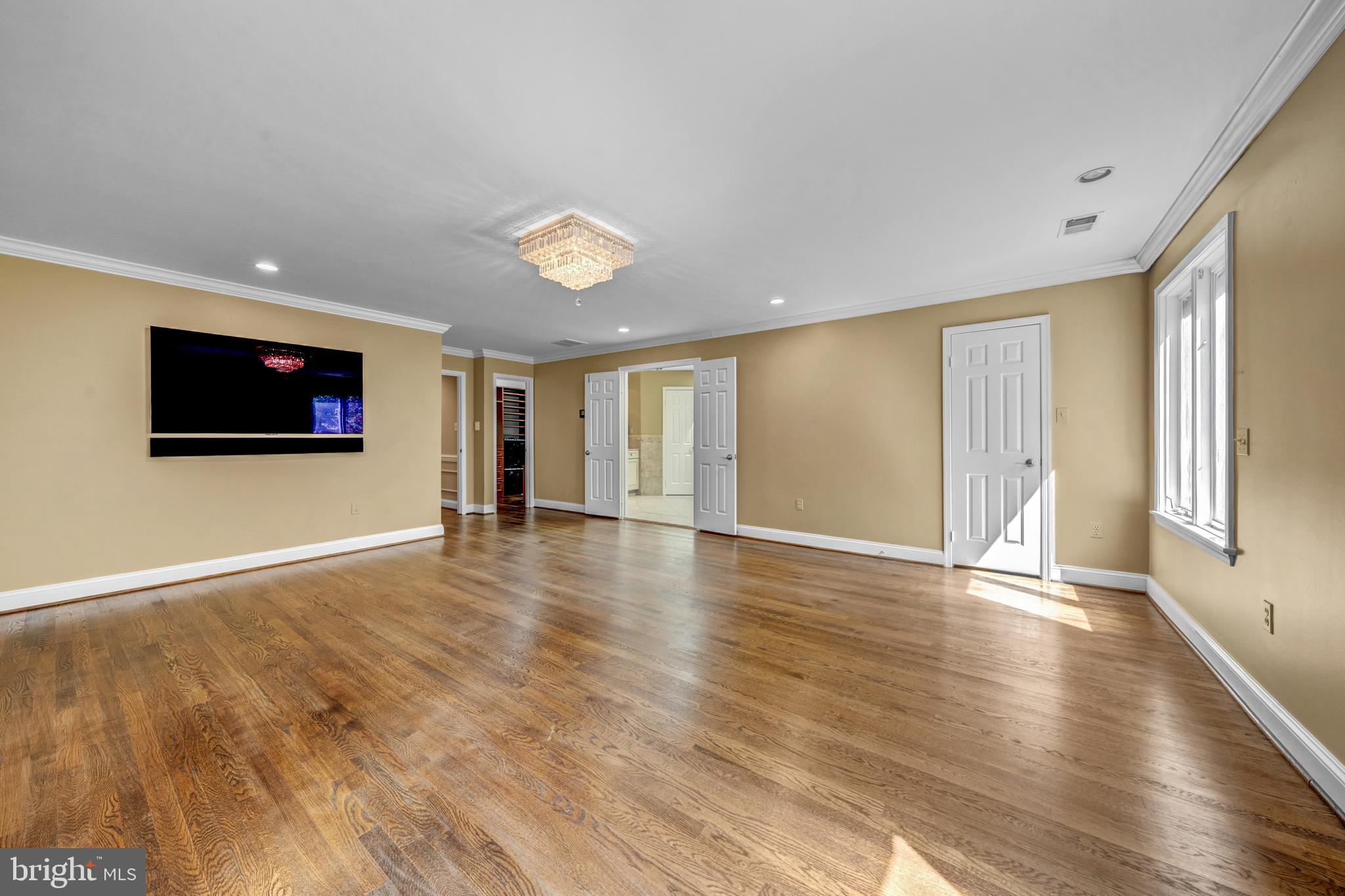 SADDLE RIDGE - Residential