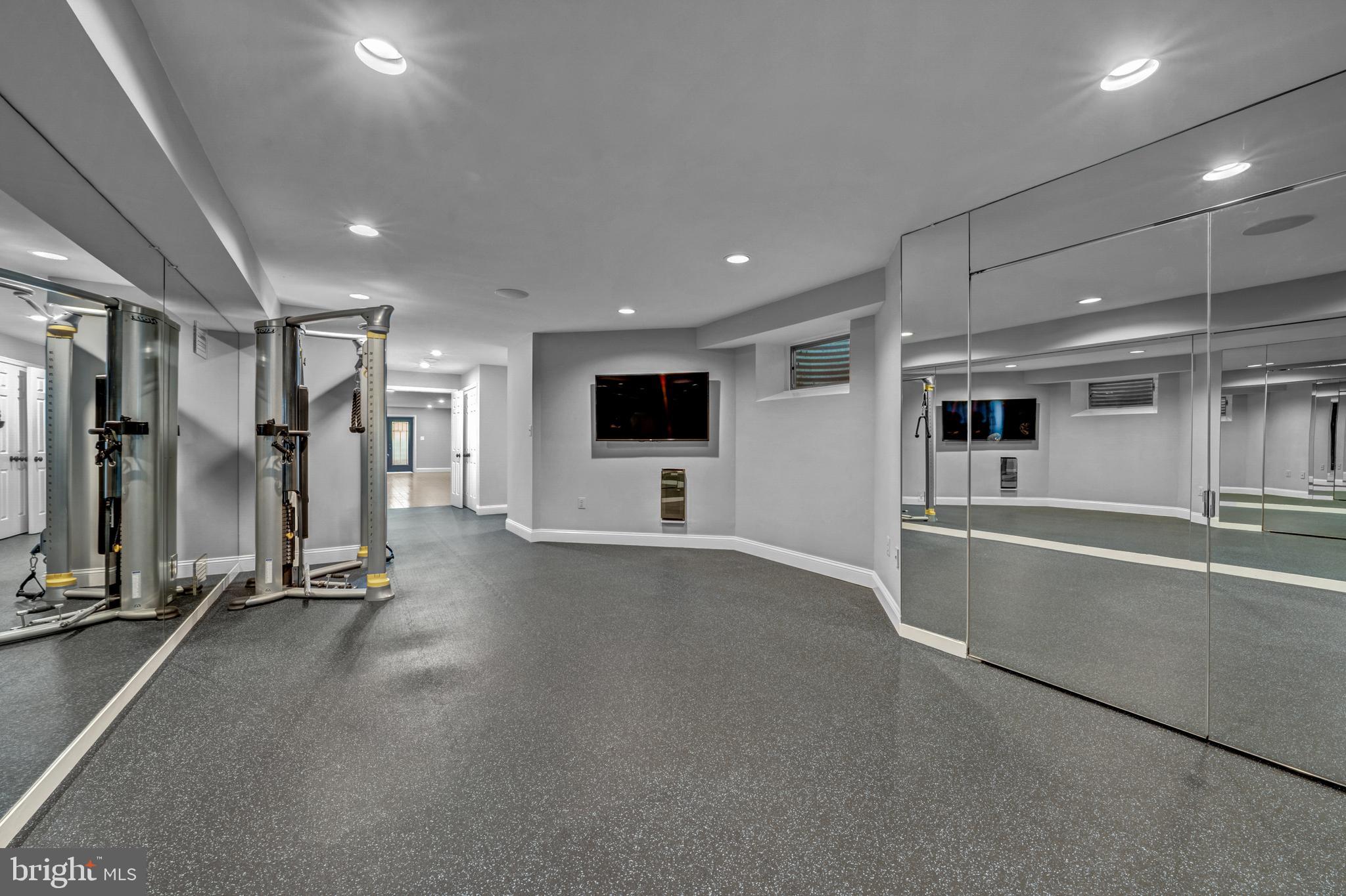 SADDLE RIDGE - Residential