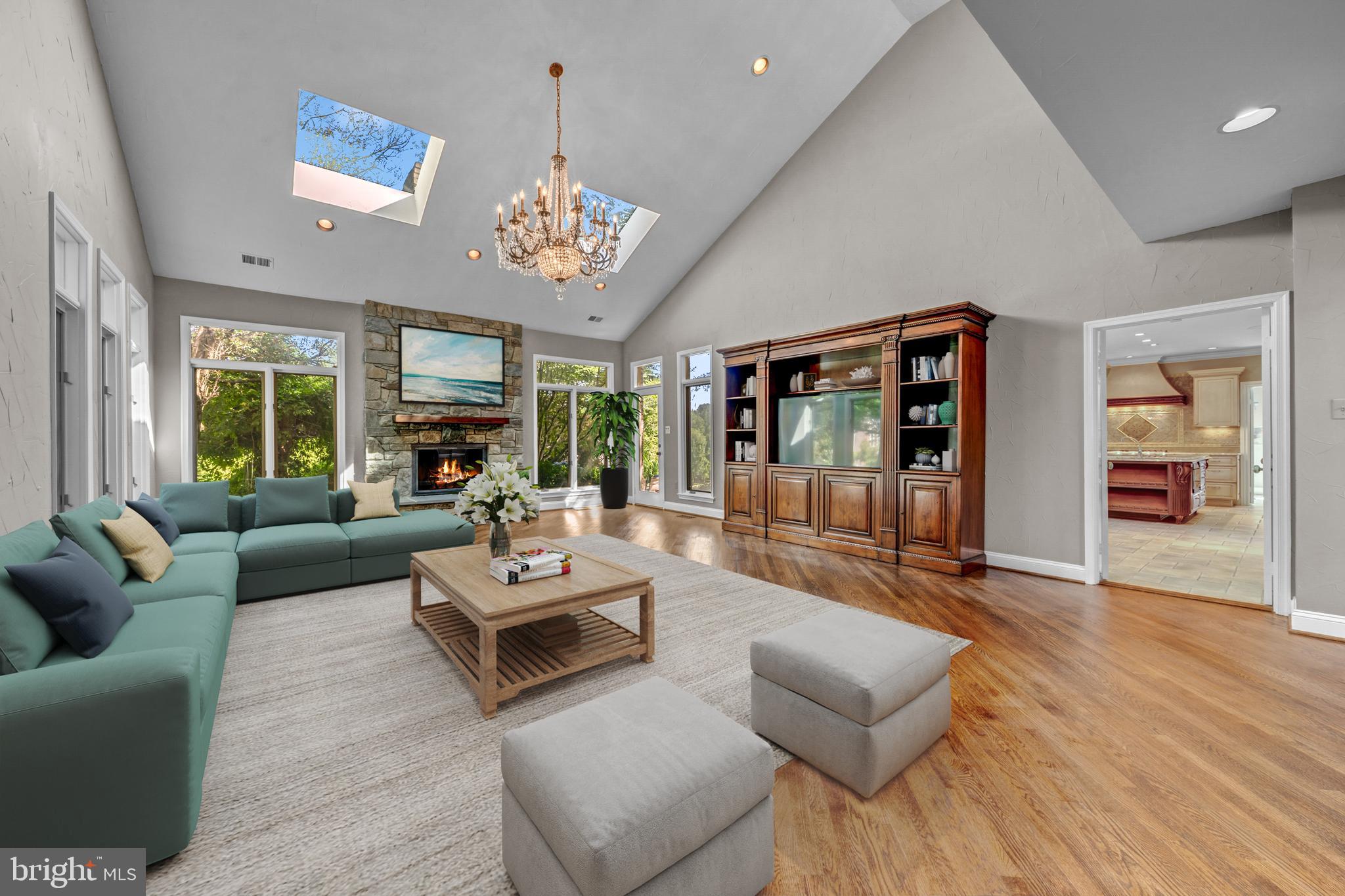 SADDLE RIDGE - Residential