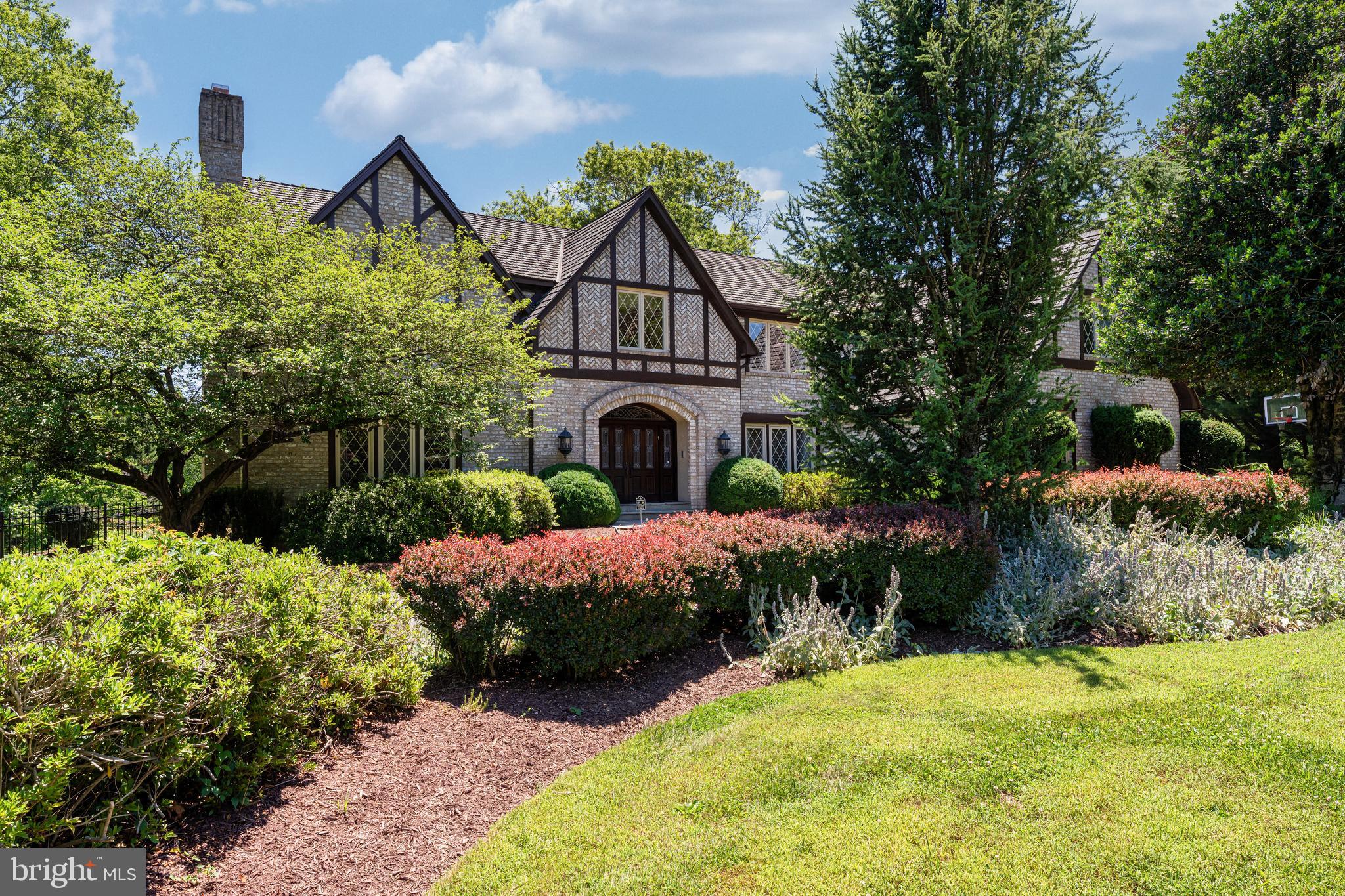 SADDLE RIDGE - Residential
