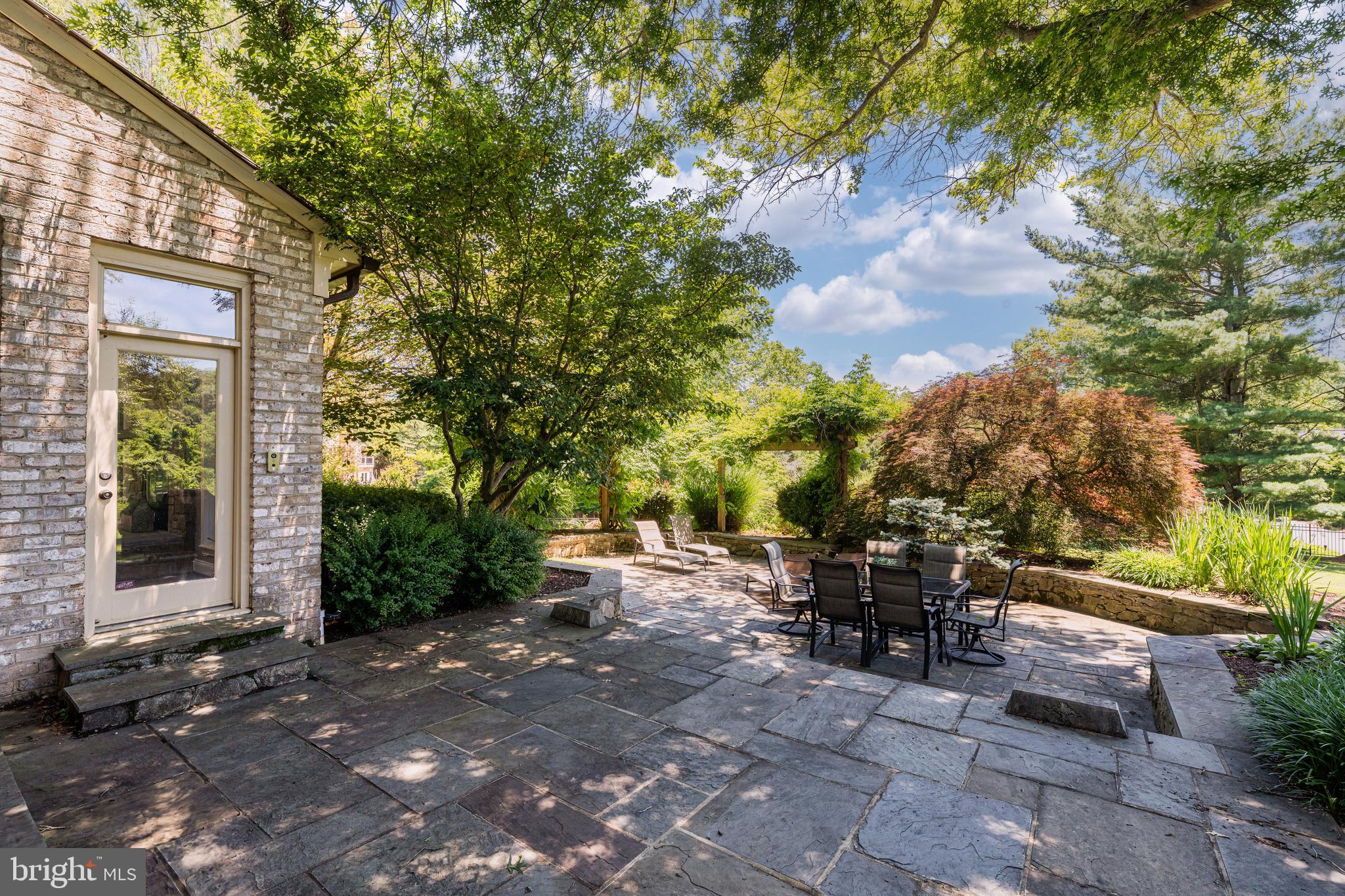 SADDLE RIDGE - Residential