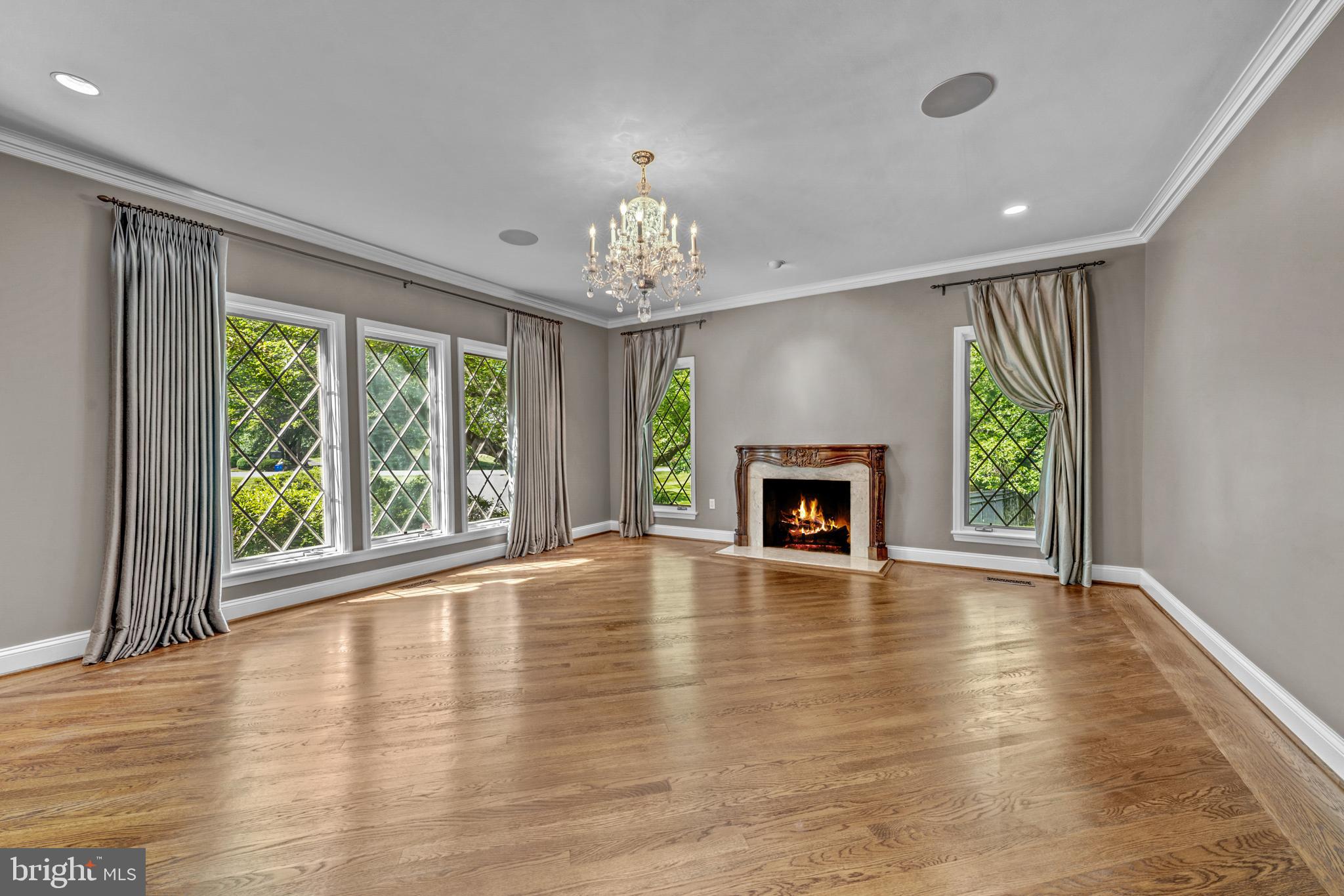 SADDLE RIDGE - Residential