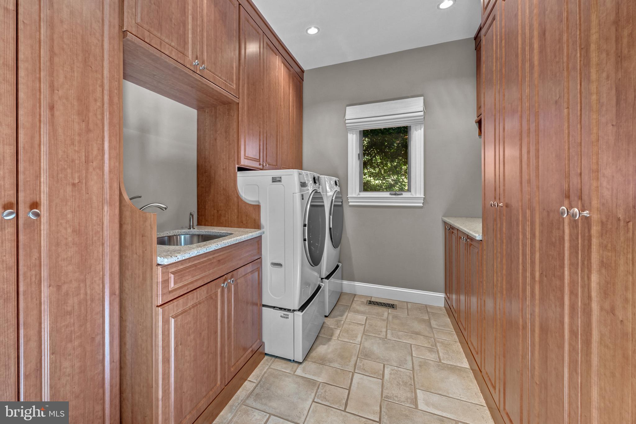 SADDLE RIDGE - Residential