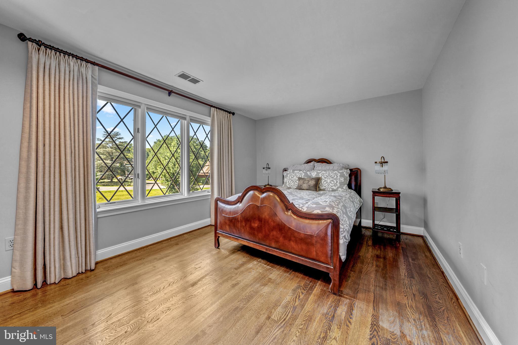 SADDLE RIDGE - Residential