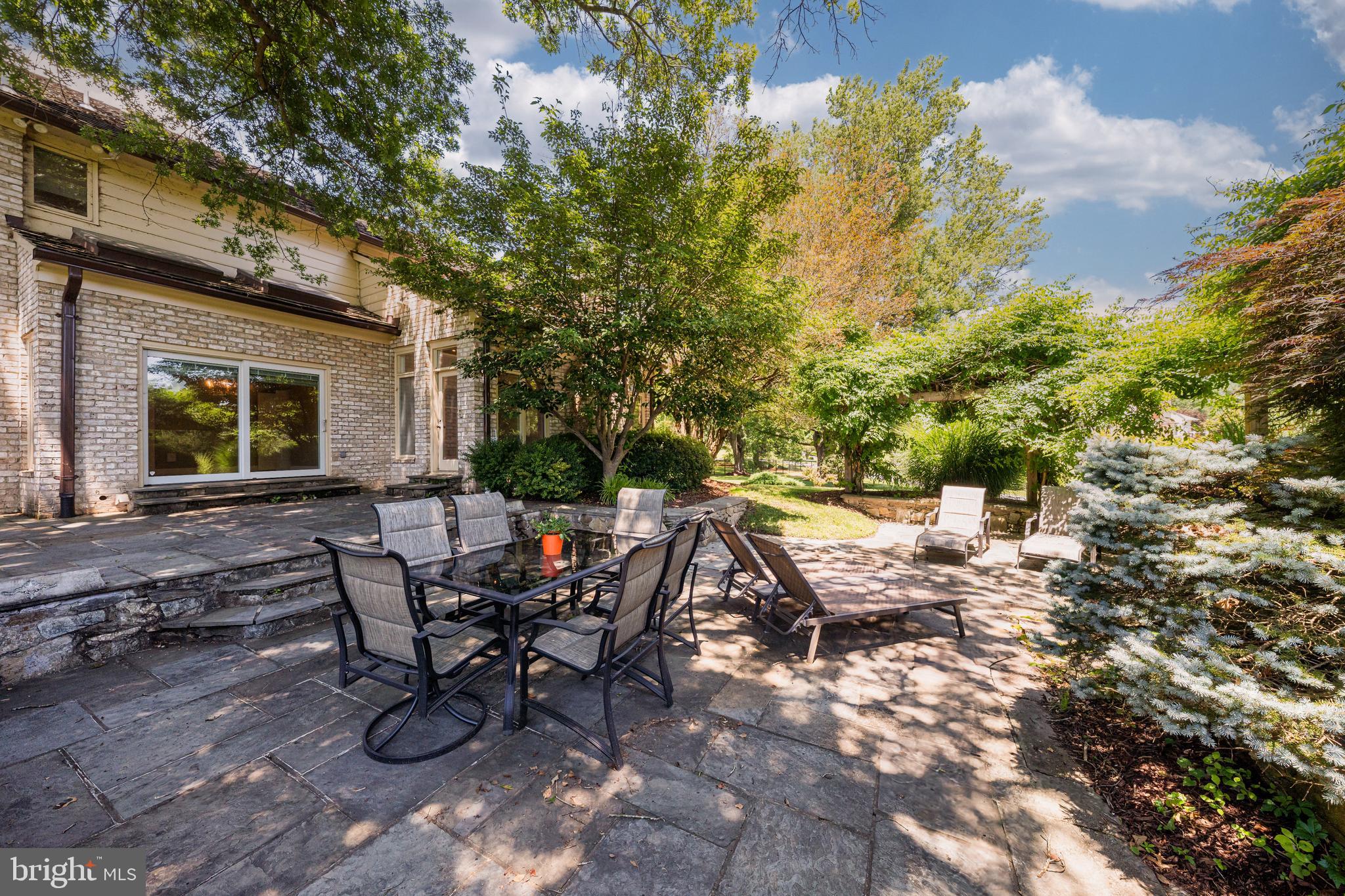 SADDLE RIDGE - Residential