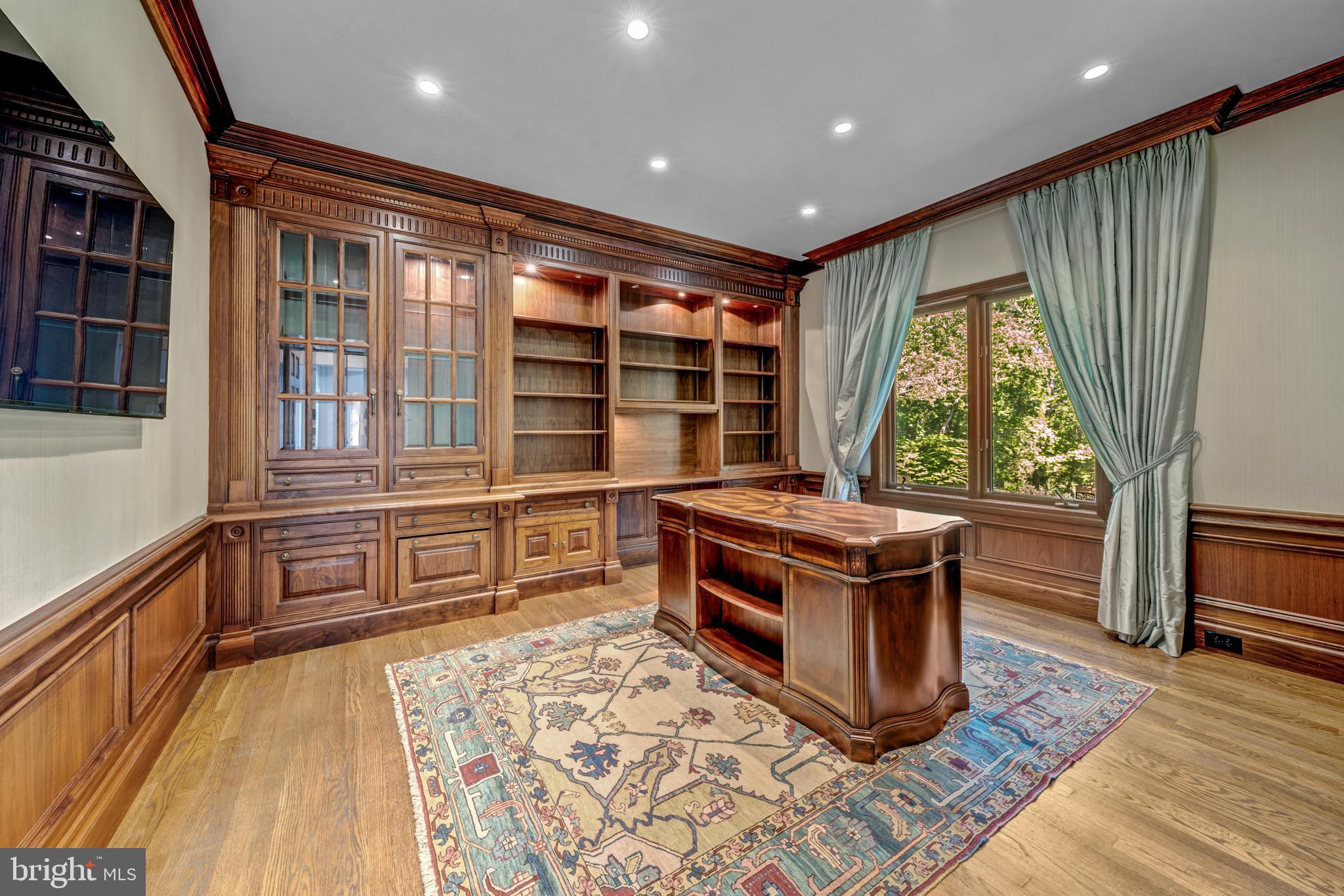 SADDLE RIDGE - Residential
