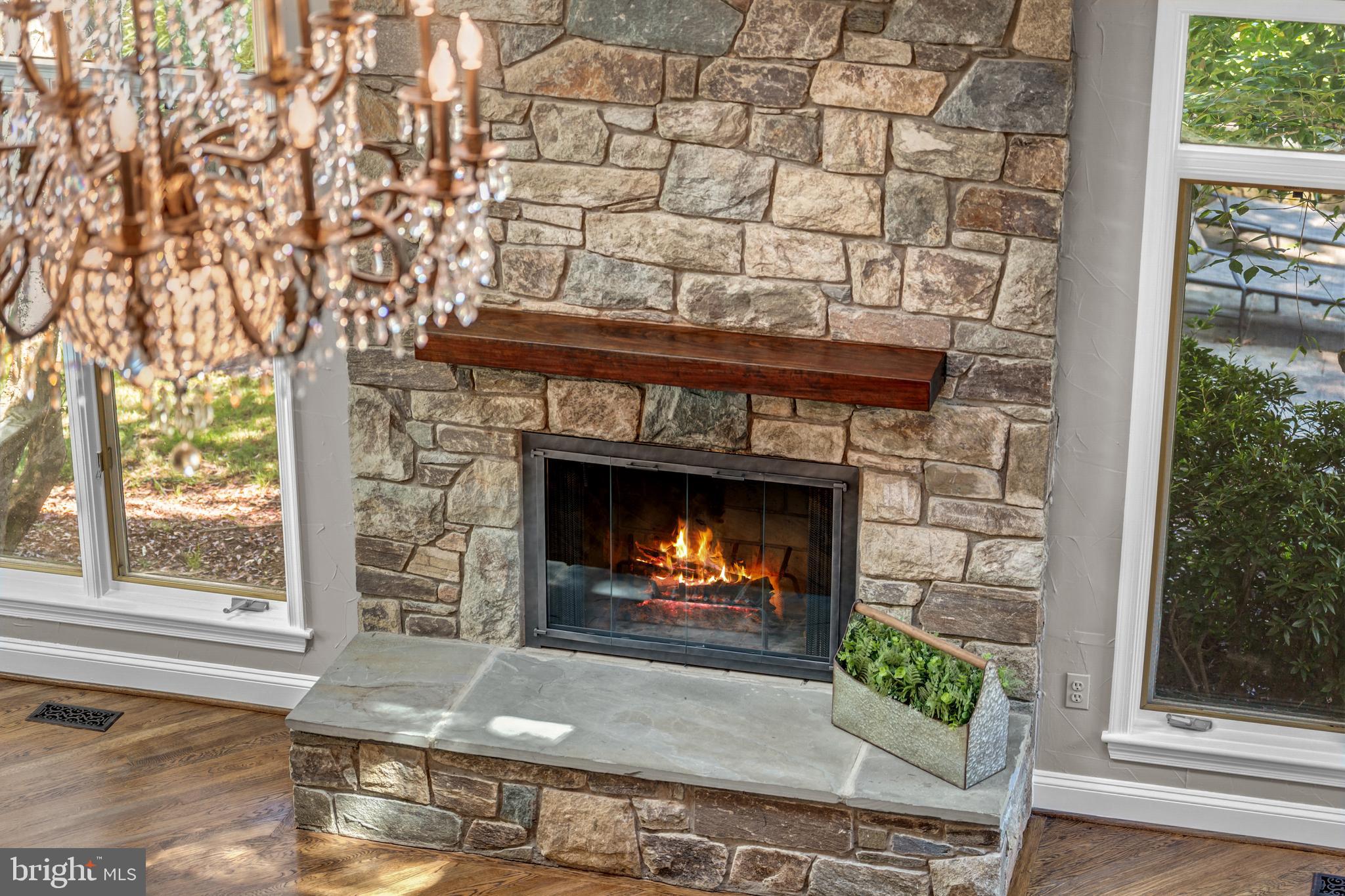 SADDLE RIDGE - Residential
