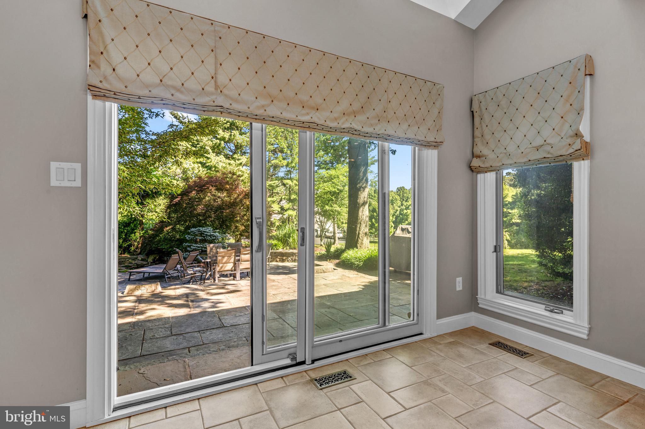SADDLE RIDGE - Residential