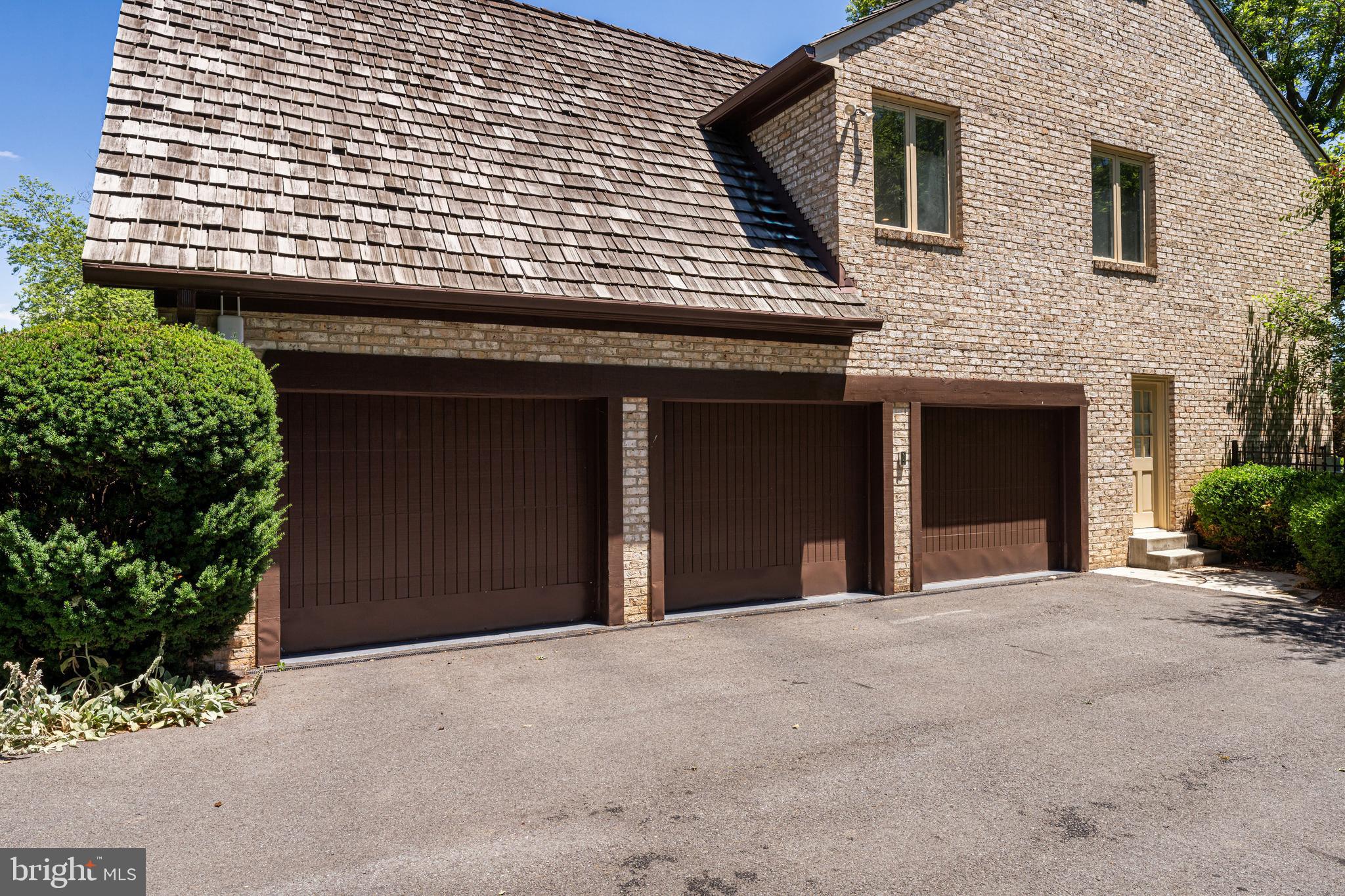 SADDLE RIDGE - Residential