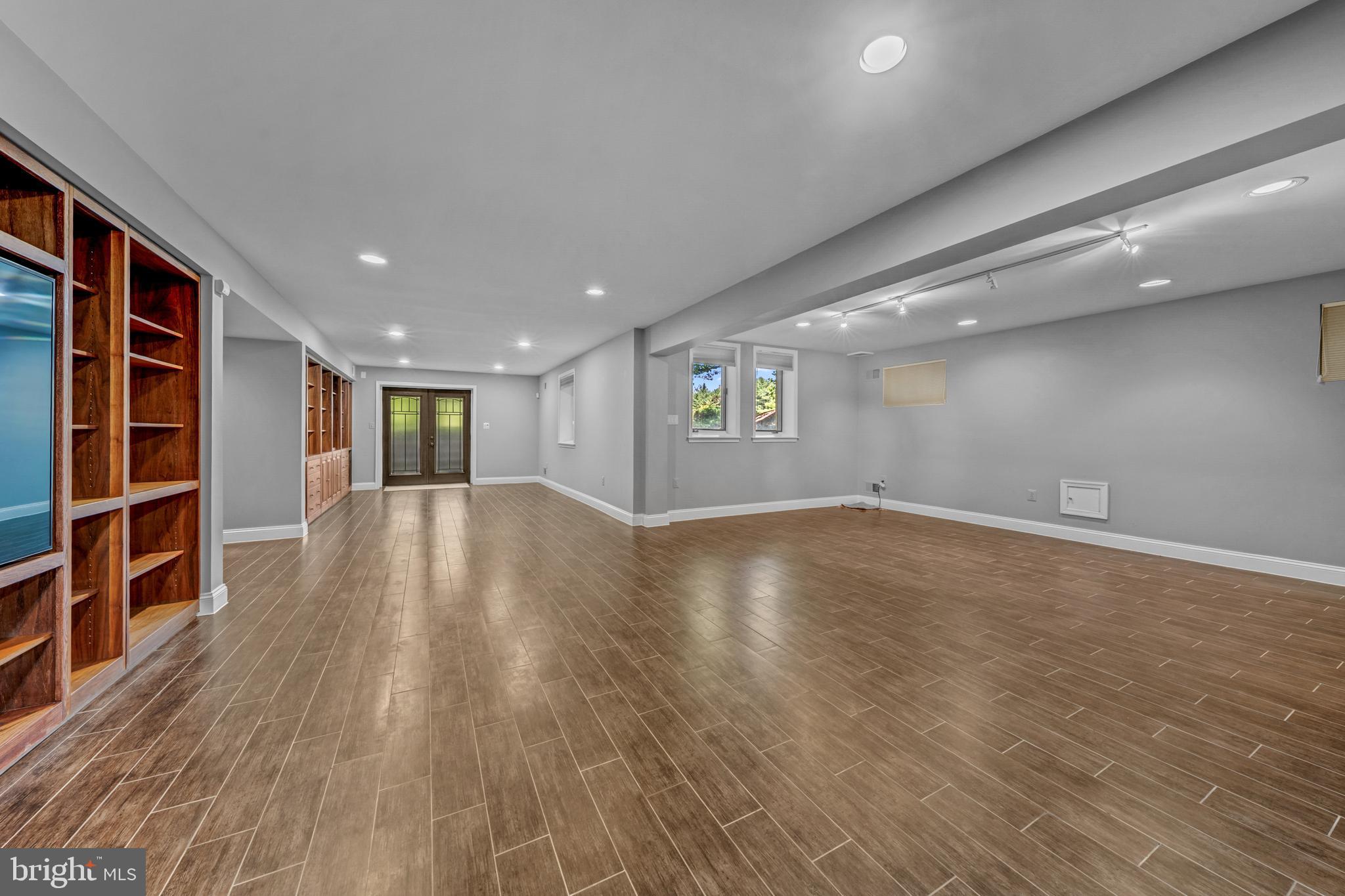 SADDLE RIDGE - Residential
