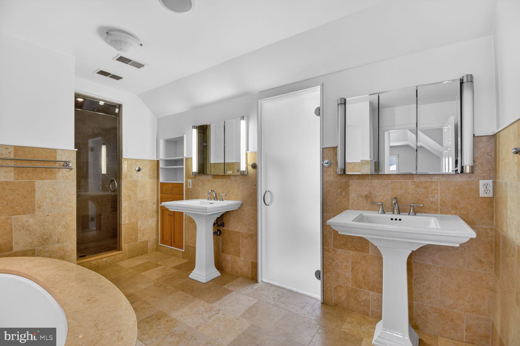 CHEVY CHASE VILLAGE - Residential