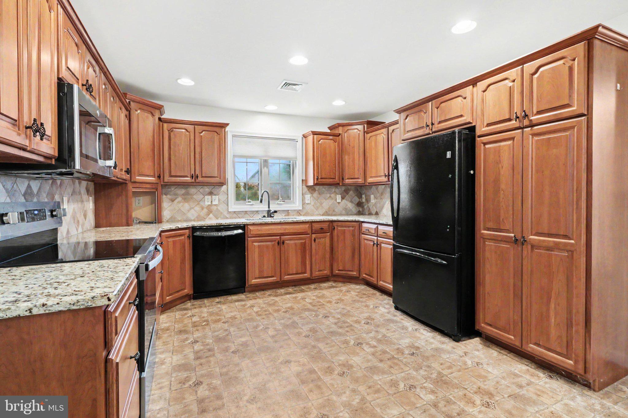 BROOKSHIRE - Residential