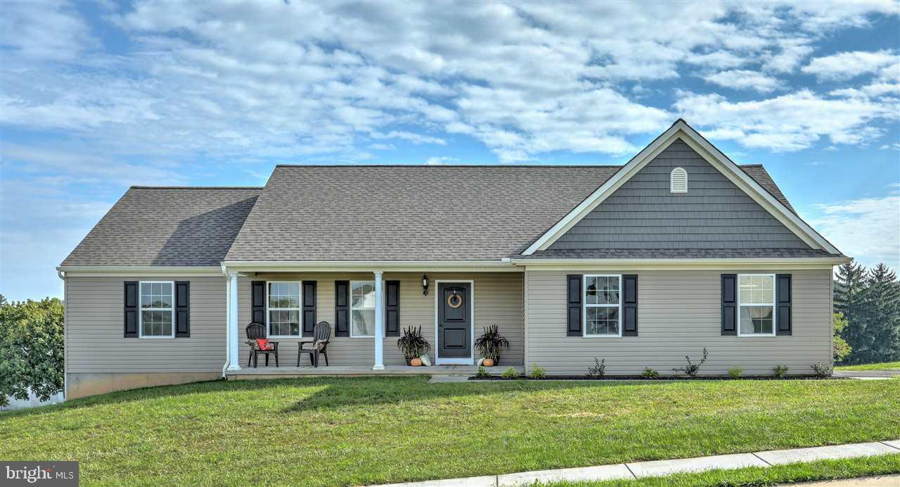 Time to sell this model home: BRAND NEW & READY NOW! Spacious and open living space greet you on entrance to this comfortable 1 Level  home. Spacious kitchen w/ huge island and granite countertops. Open vaulted living, dining and kitchen area. Large deck overlooks peaceful backyard w/ farm views. Love the large master suite, open entertaining space and storage for everything! One floor living with a large vaulted living area and 3 large bedrooms. Full WALKOUT basement.