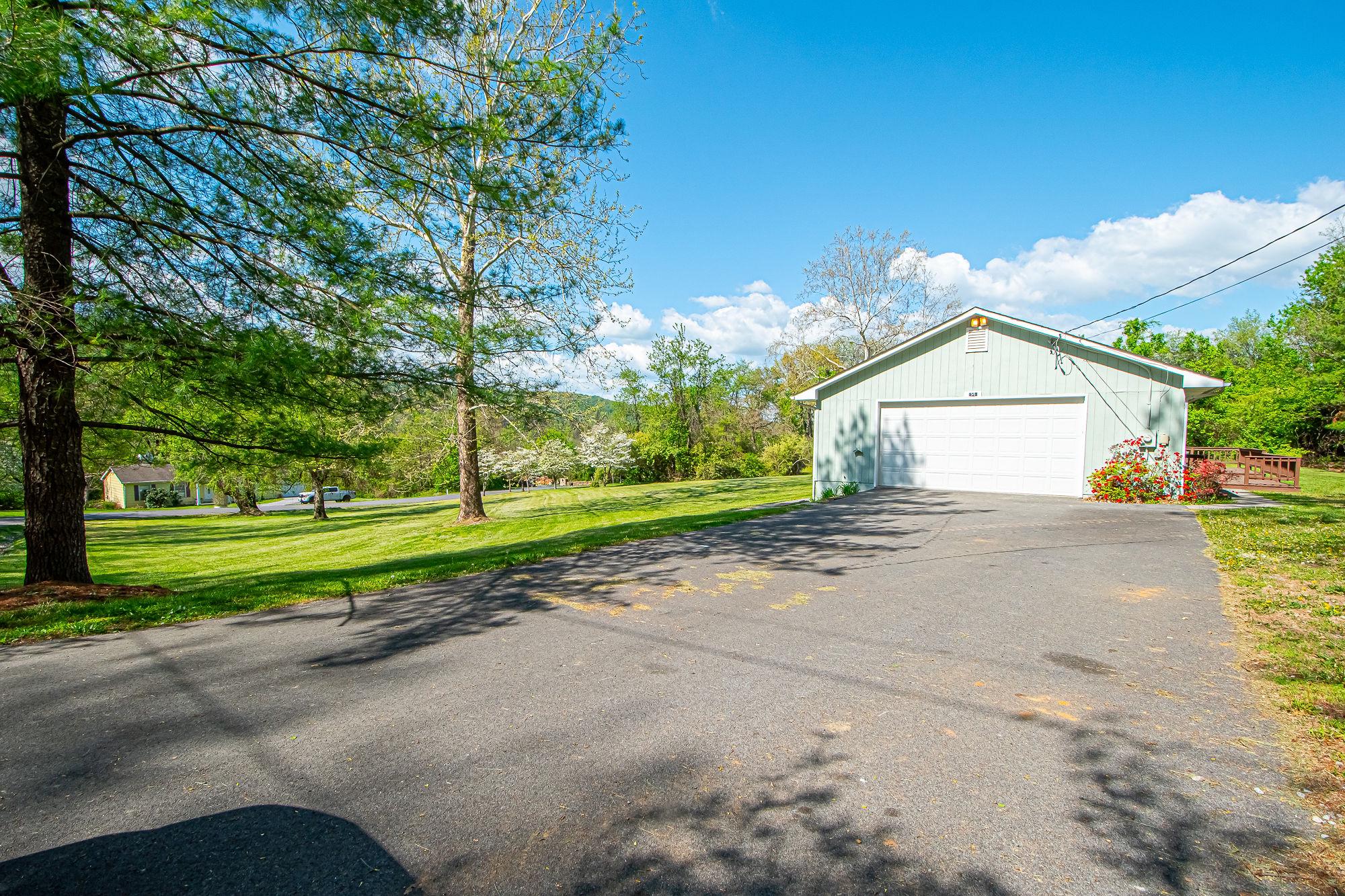 APPLE MT LAKE - Residential