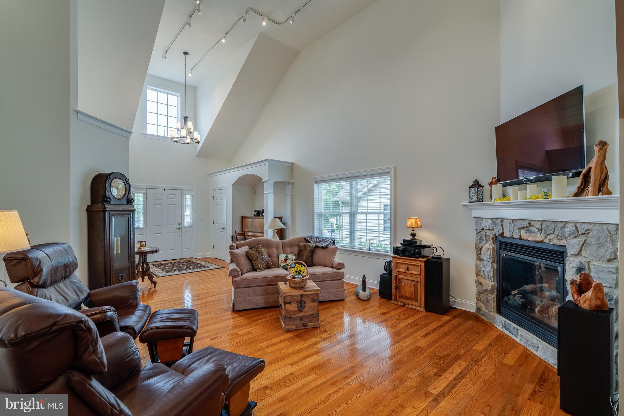SUMMIT POINTE AT ELM TREE - Residential