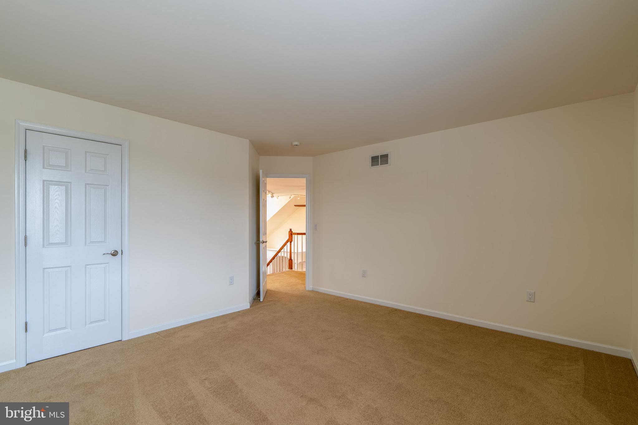 SUMMIT POINTE AT ELM TREE - Residential