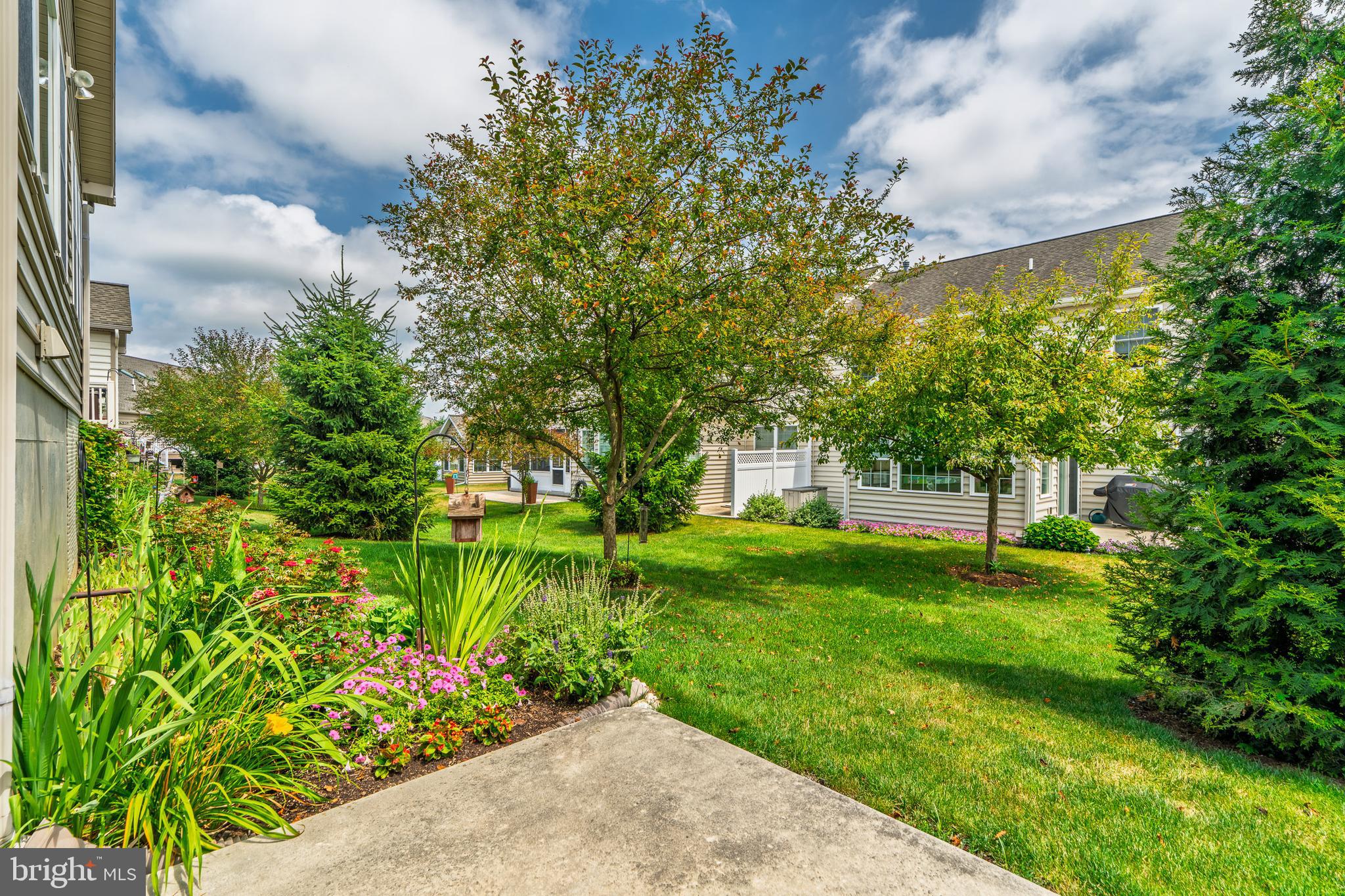 SUMMIT POINTE AT ELM TREE - Residential
