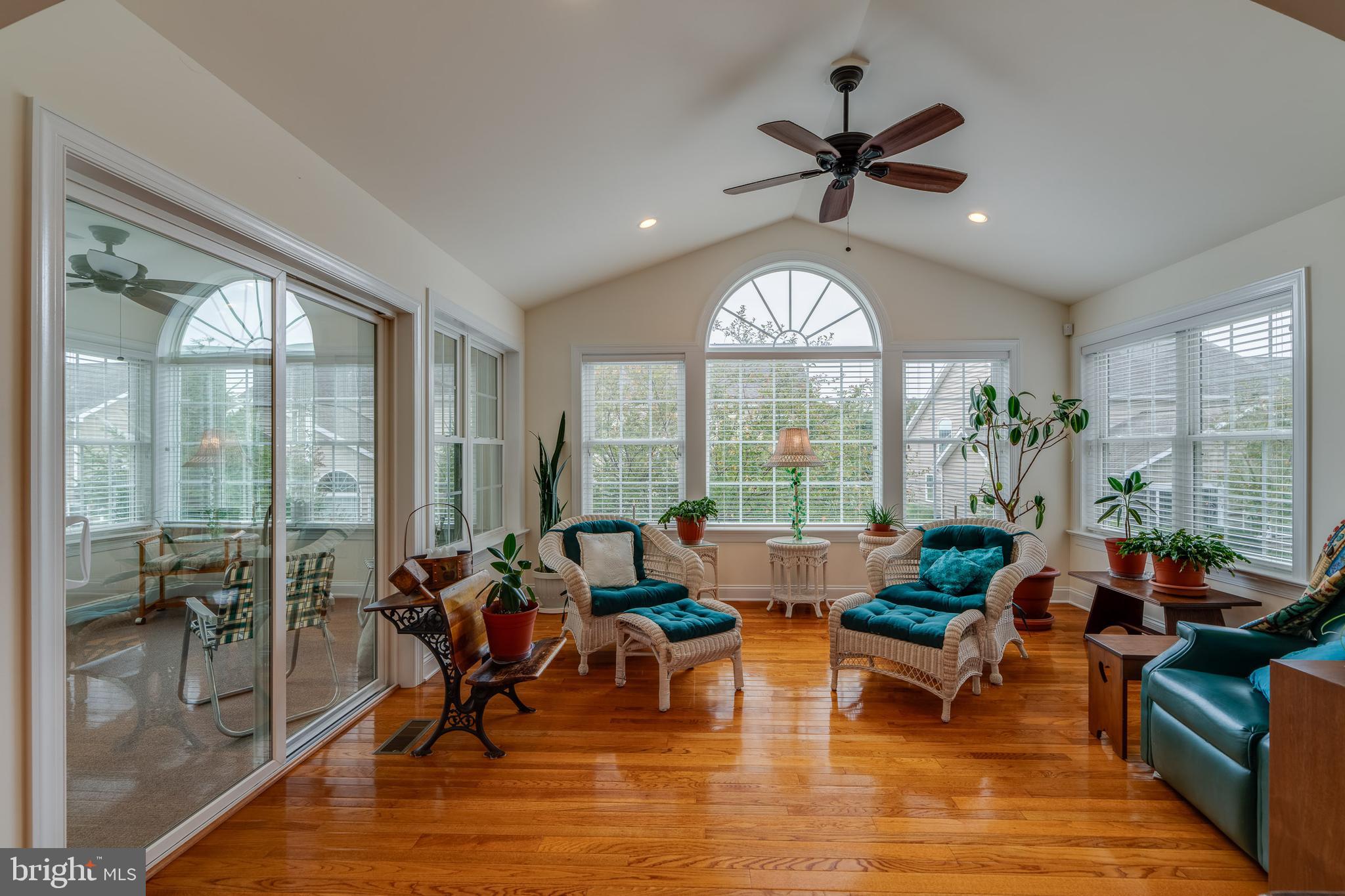 SUMMIT POINTE AT ELM TREE - Residential
