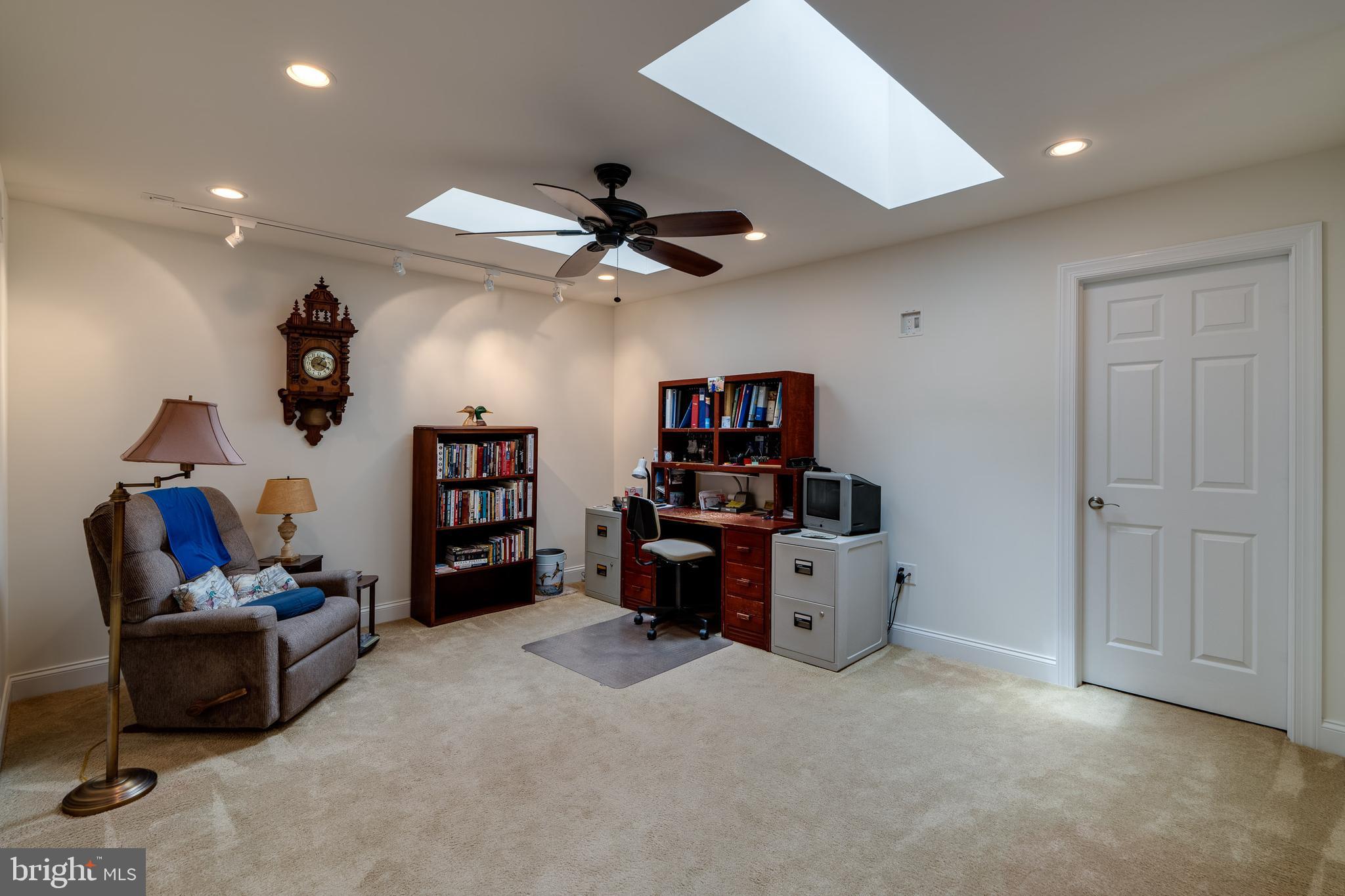 SUMMIT POINTE AT ELM TREE - Residential
