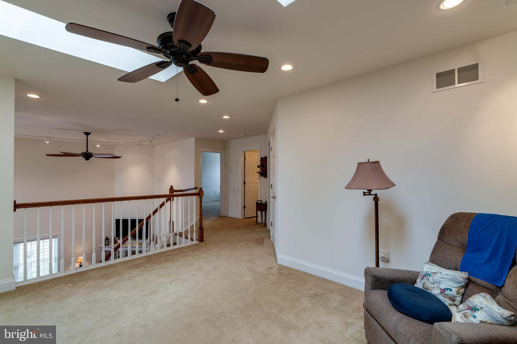 SUMMIT POINTE AT ELM TREE - Residential