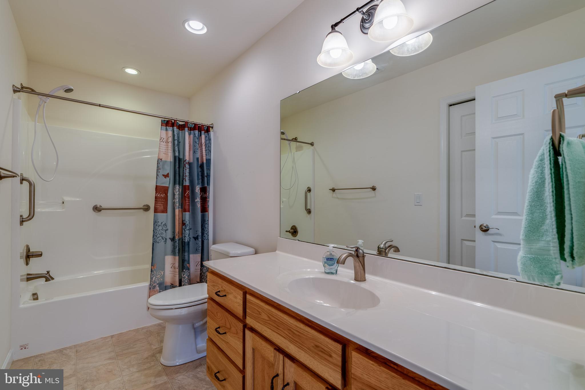 SUMMIT POINTE AT ELM TREE - Residential