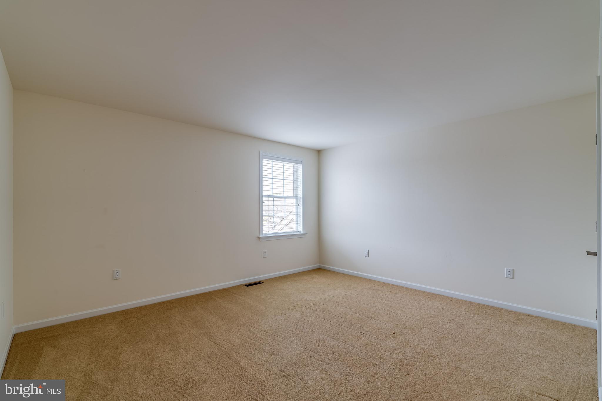 SUMMIT POINTE AT ELM TREE - Residential