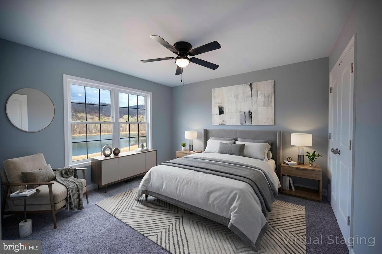 LAKE FRONT ROYAL - Residential