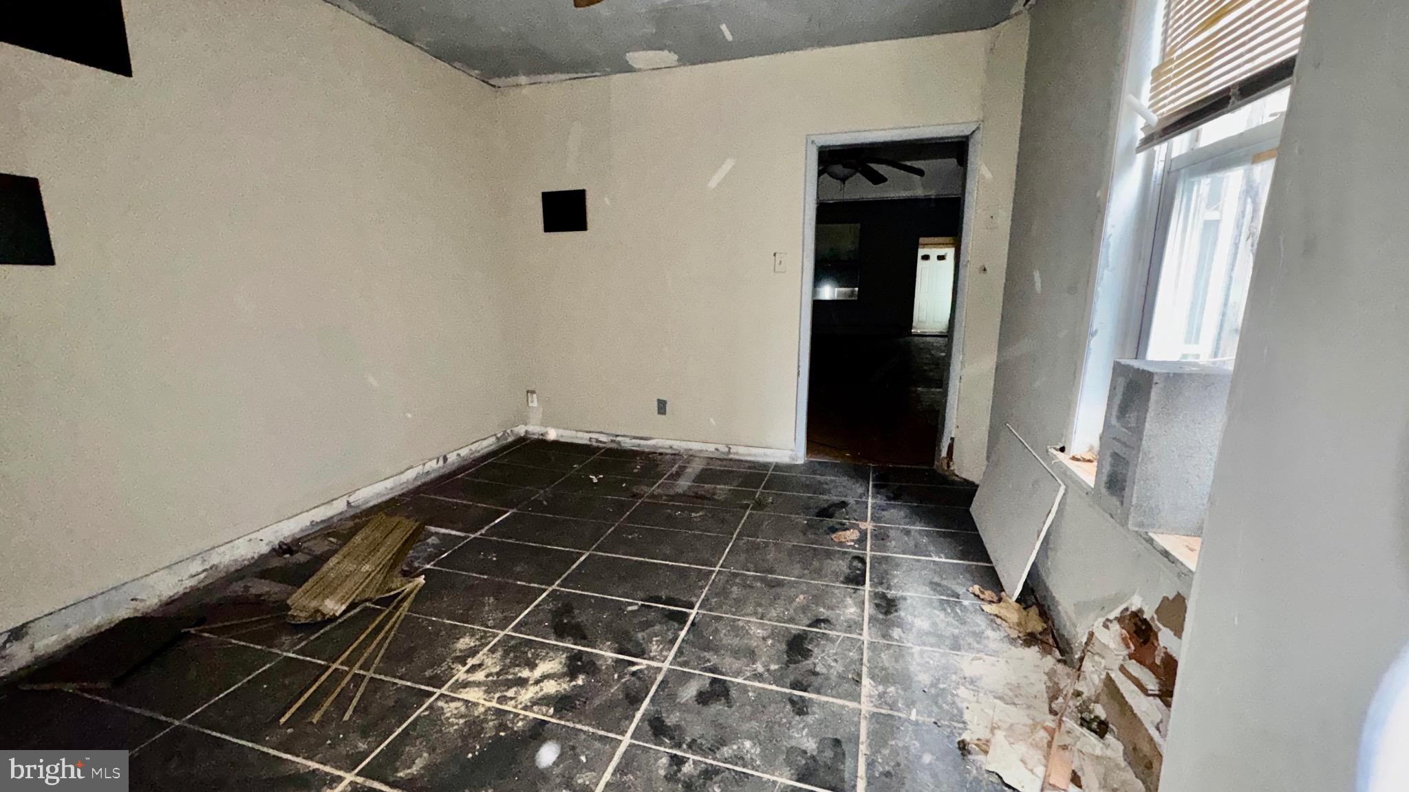 STRAWBERRY MANSION - Residential