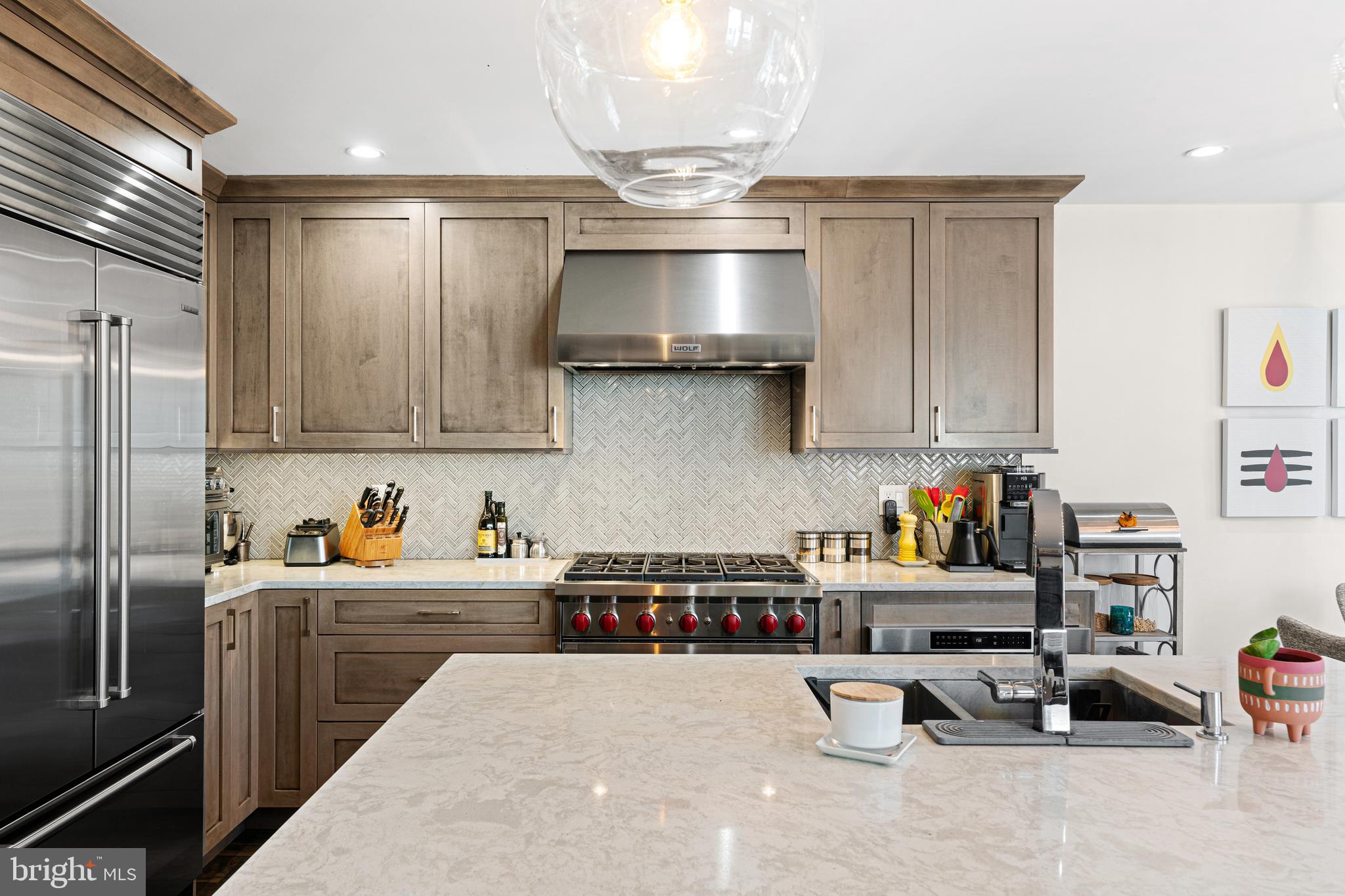 LOGAN SQUARE - Residential