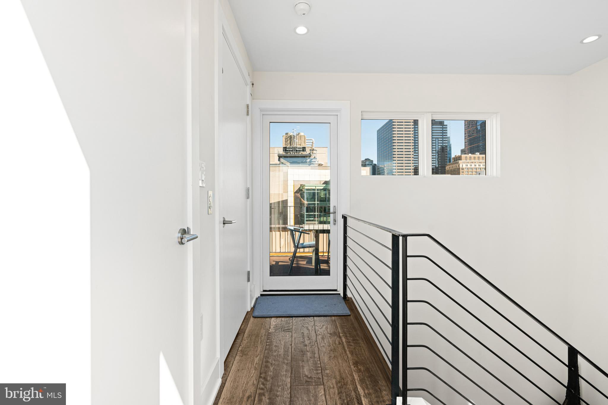 LOGAN SQUARE - Residential